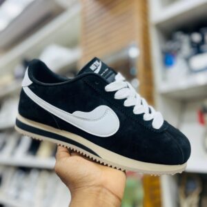 IMPORTED HIGH QUALITY SHOES WITH CREASE PROTECTOR INSIDE HIGH QUALITY AND COMFORT GUARANTEE FOR MENS AND WOMENS ( BA)