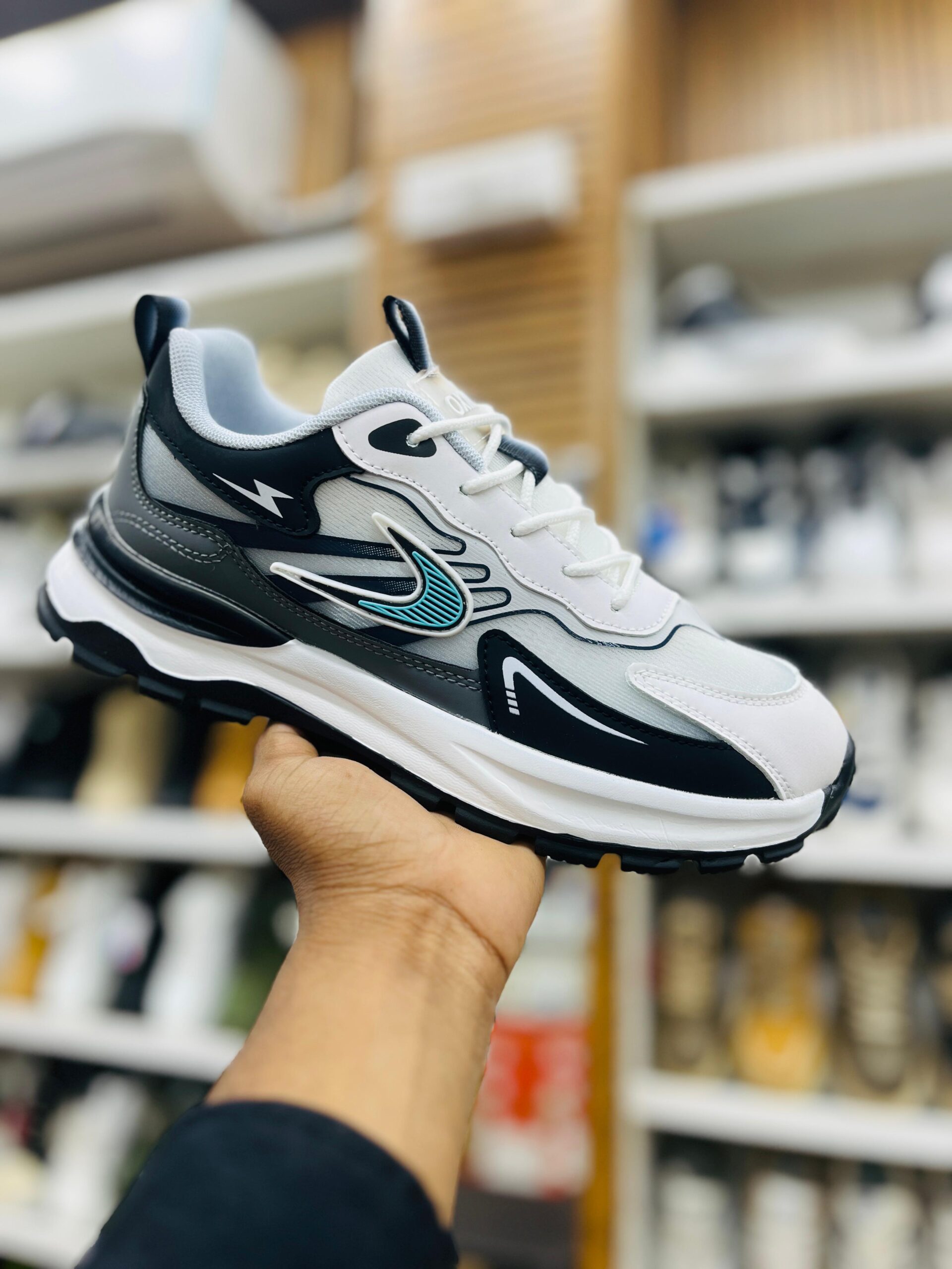 IMPORTED HIGH QUALITY SHOES WITH CREASE PROTECTOR INSIDE HIGH QUALITY AND COMFORT GUARANTEE FOR MENS AND WOMENS ( BA)