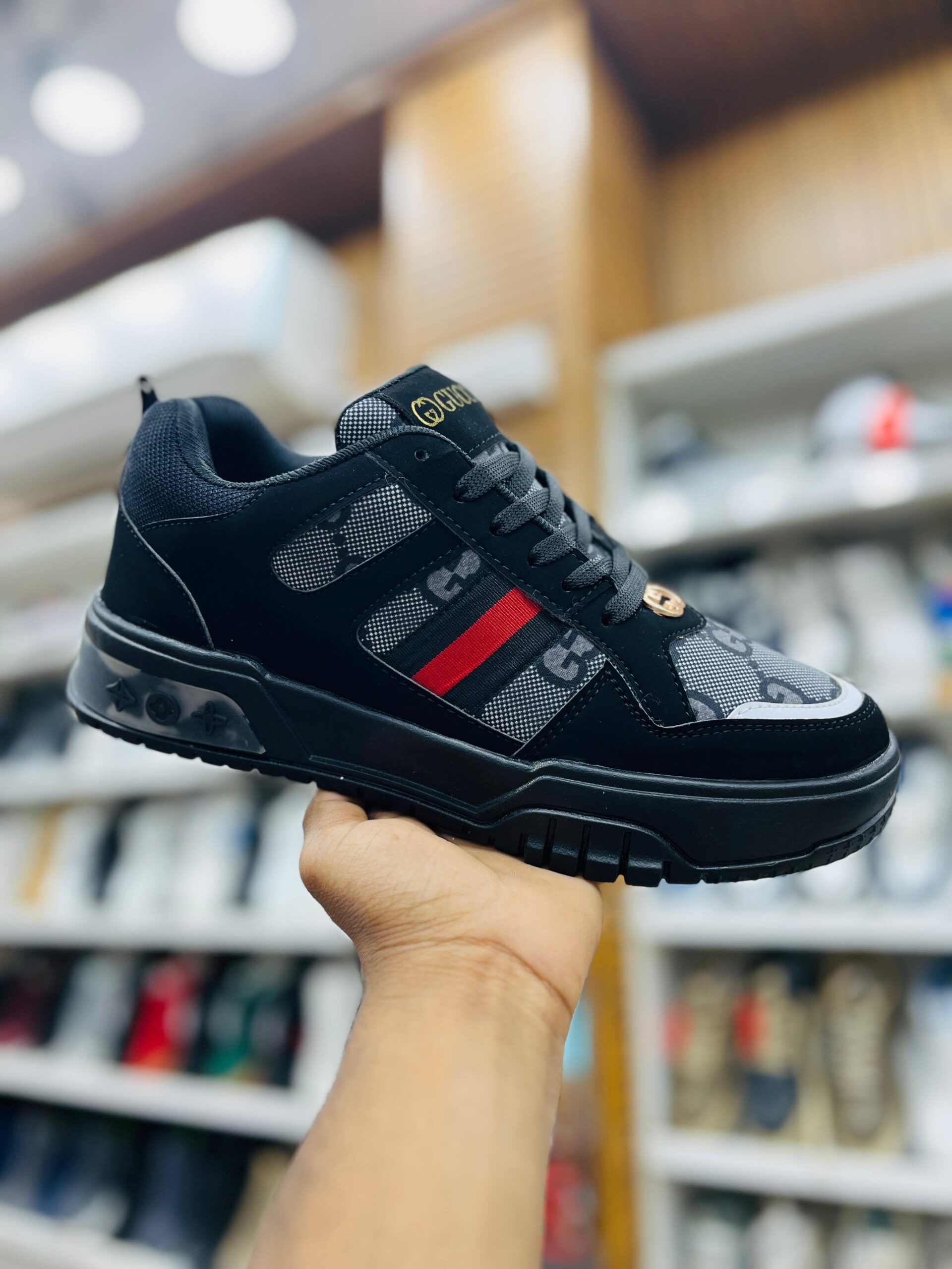 IMPORTED HIGH QUALITY SHOES WITH CREASE PROTECTOR INSIDE HIGH QUALITY AND COMFORT GUARANTEE FOR MENS AND WOMENS ( BA)