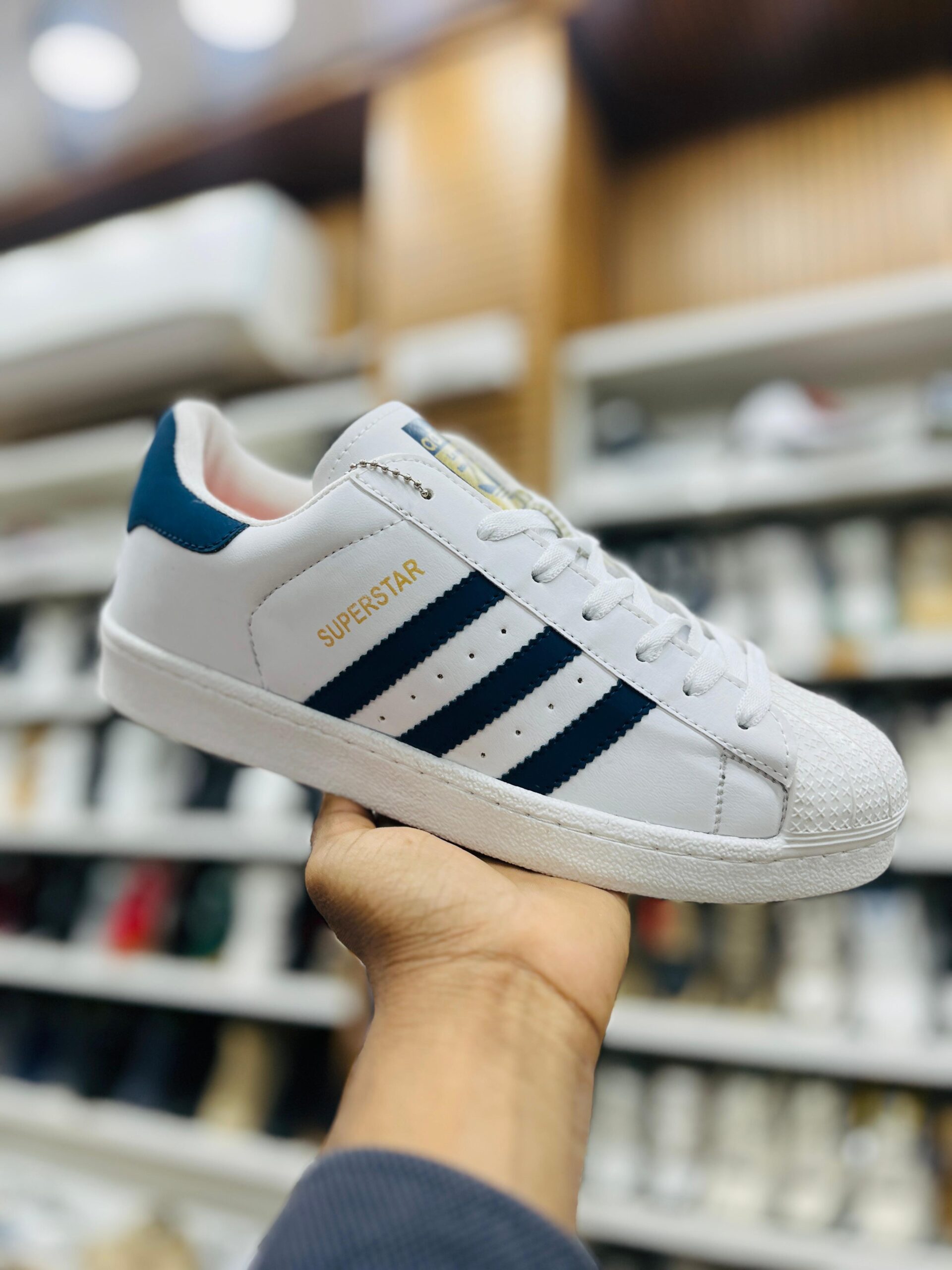 IMPORTED HIGH QUALITY SHOES WITH CREASE PROTECTOR INSIDE HIGH QUALITY AND COMFORT GUARANTEE FOR MENS AND WOMENS ( BA)