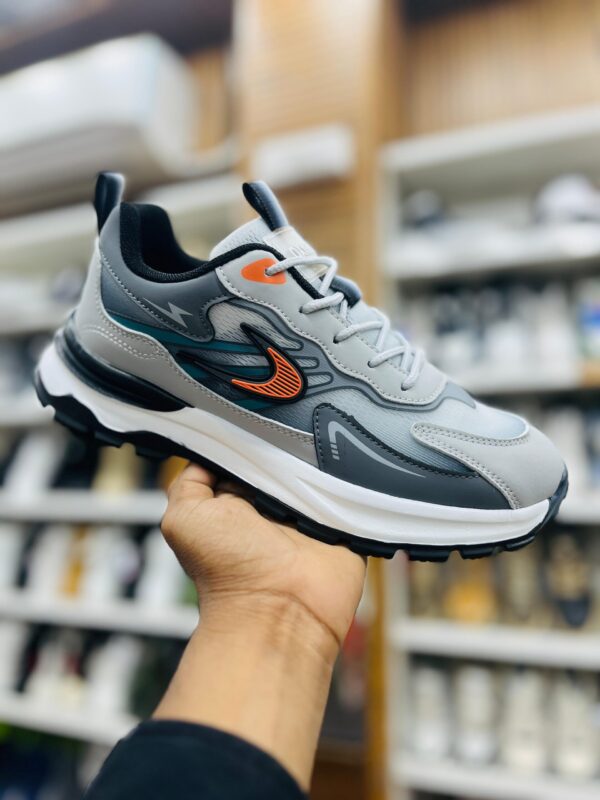 IMPORTED HIGH QUALITY SHOES WITH CREASE PROTECTOR INSIDE HIGH QUALITY AND COMFORT GUARANTEE FOR MENS AND WOMENS ( BA)