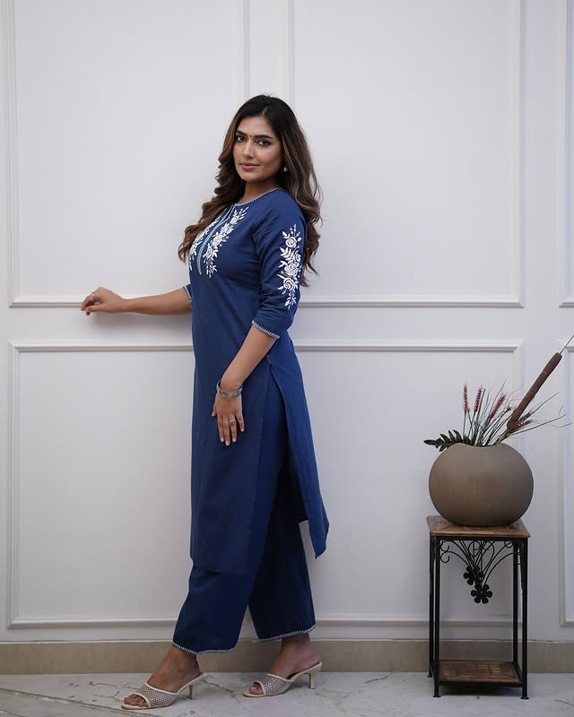 WOMES PARTY WEAR AND FORMAL ALL TIME SUITED KURTIS 3 PIECE SET FOR WOMENS (ROYAL)