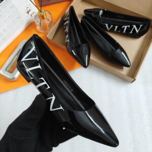 IMPORTED HIGH QUALITY SHOES WITH CREASE PROTECTOR INSIDE HIGH QUALITY AND COMFORT GUARANTEE FOR MENS AND WOMENS ( BA)