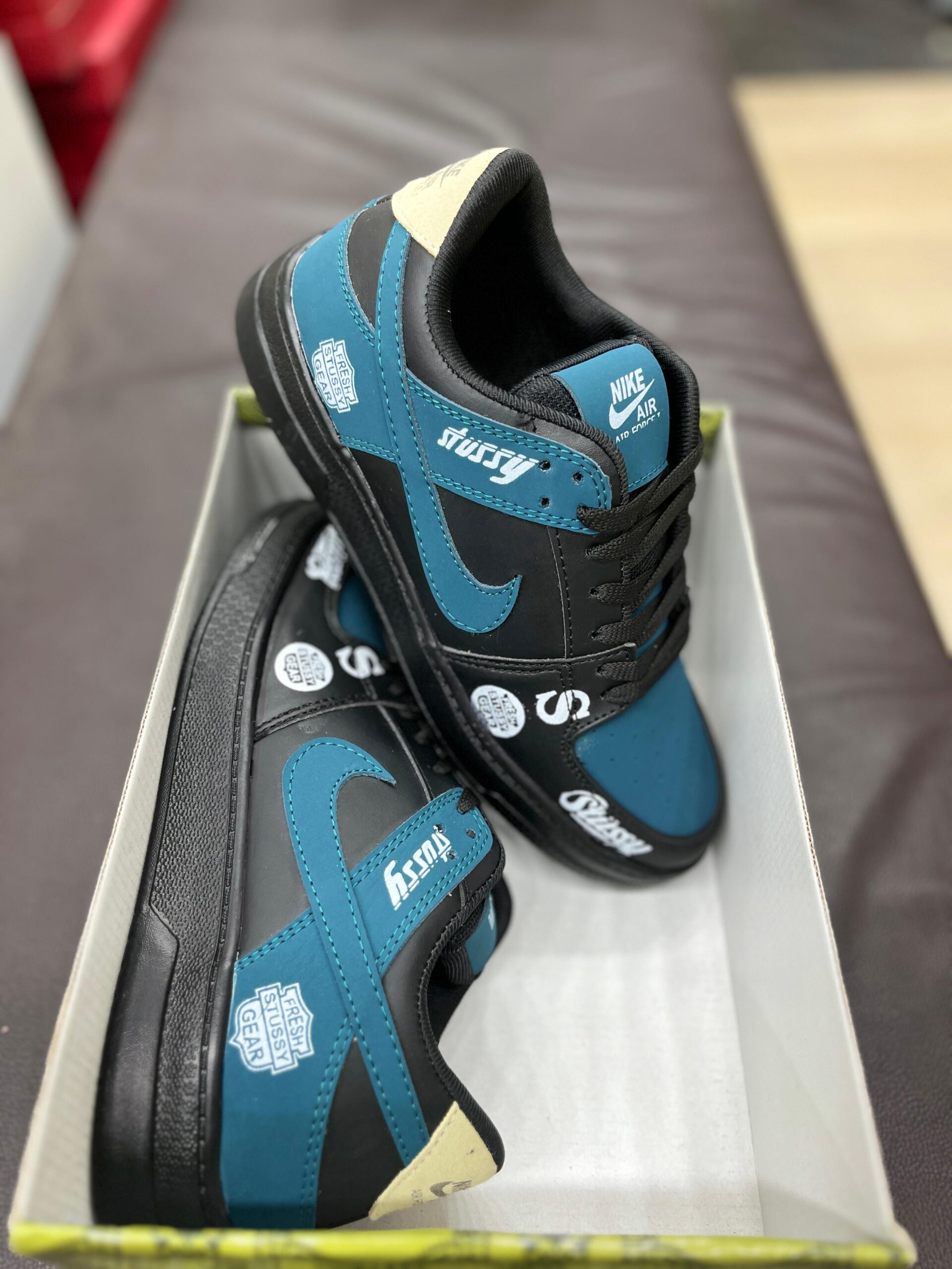 IMPORTED HIGH QUALITY SHOES WITH CREASE PROTECTOR INSIDE HIGH QUALITY AND COMFORT GUARANTEE FOR MENS AND WOMENS ( BA)