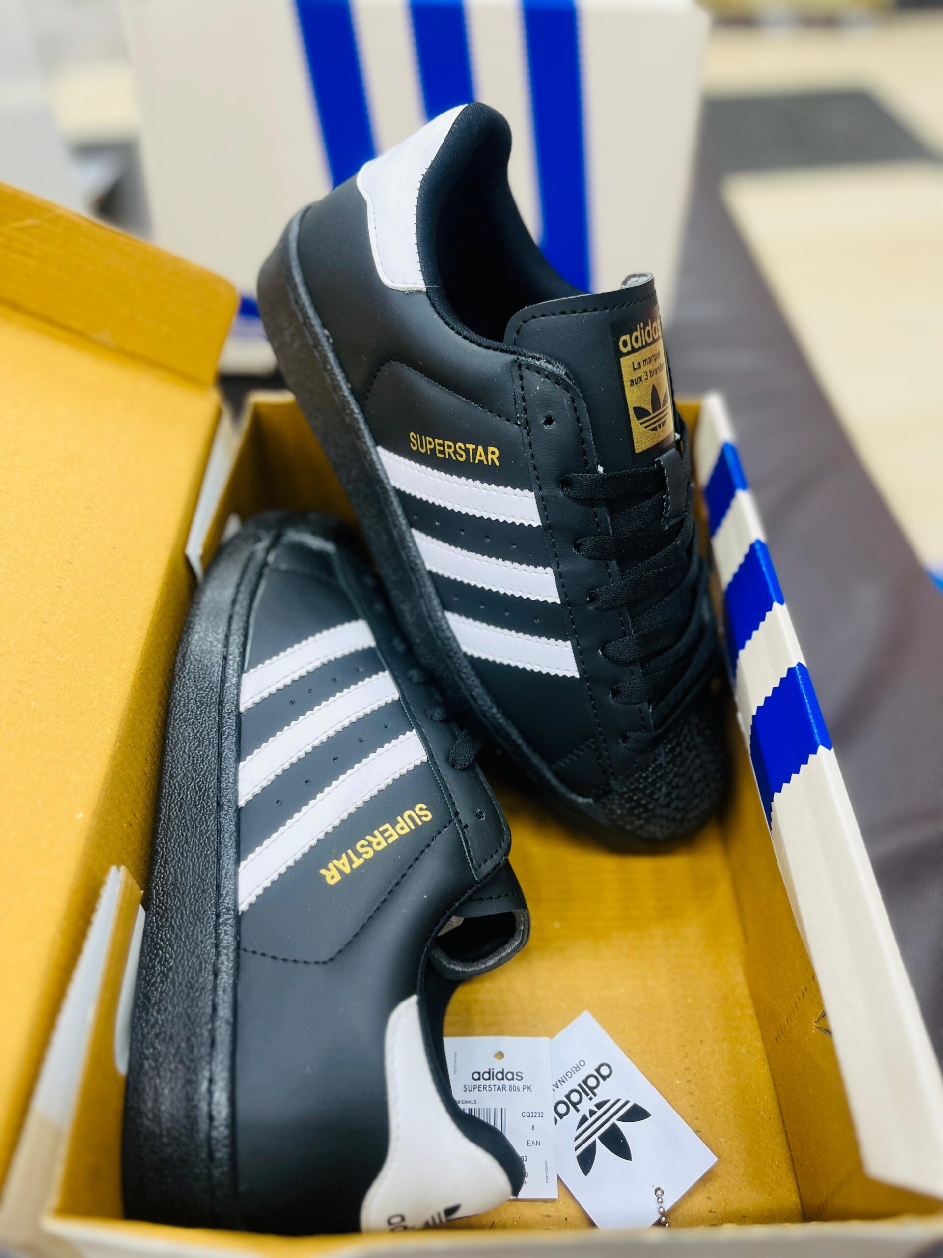 IMPORTED HIGH QUALITY SHOES WITH CREASE PROTECTOR INSIDE HIGH QUALITY AND COMFORT GUARANTEE FOR MENS AND WOMENS ( BA)