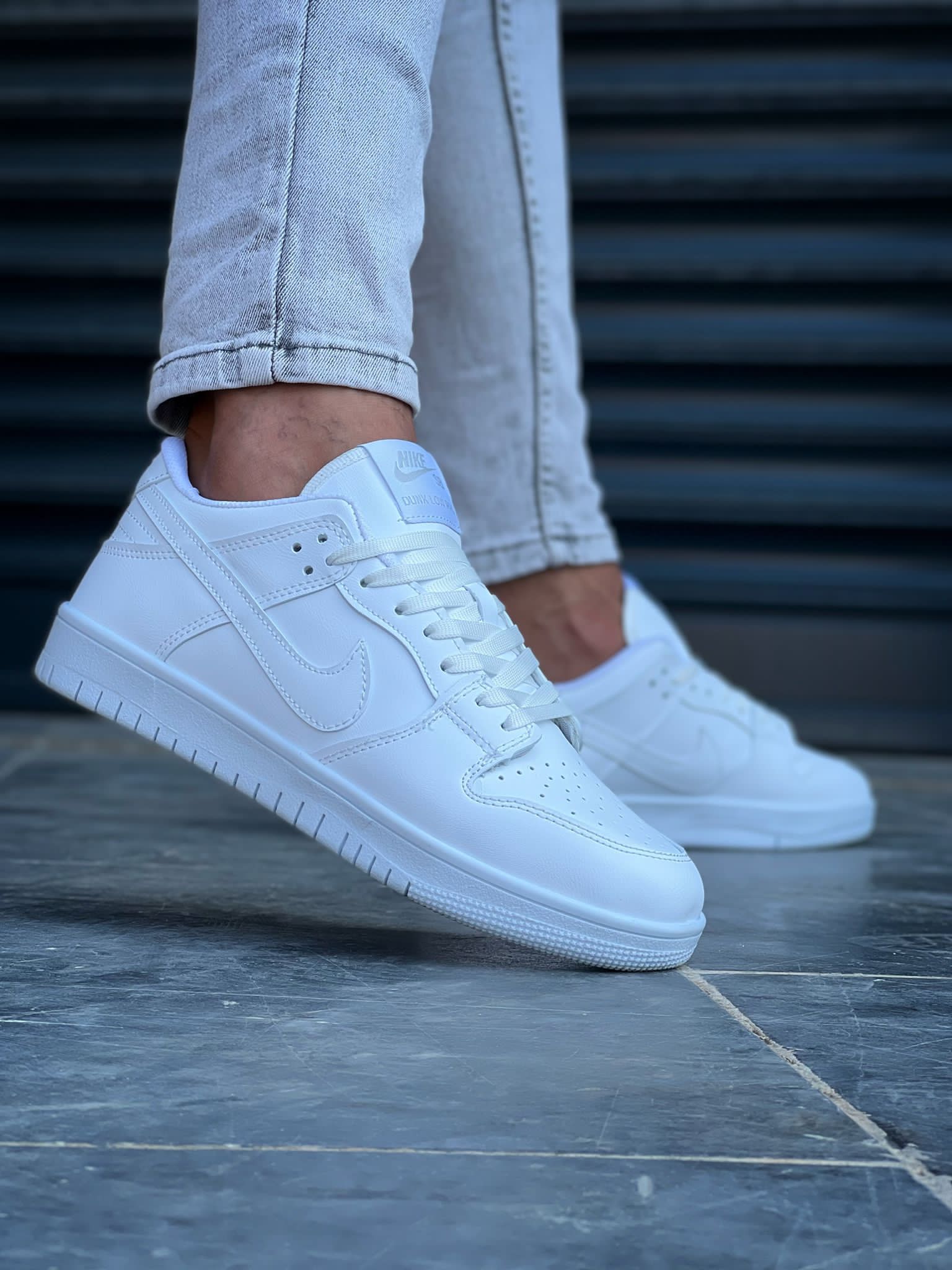 IMPORTED HIGH QUALITY SHOES WITH CREASE PROTECTOR INSIDE HIGH QUALITY AND COMFORT GUARANTEE FOR MENS AND WOMENS ( BA)