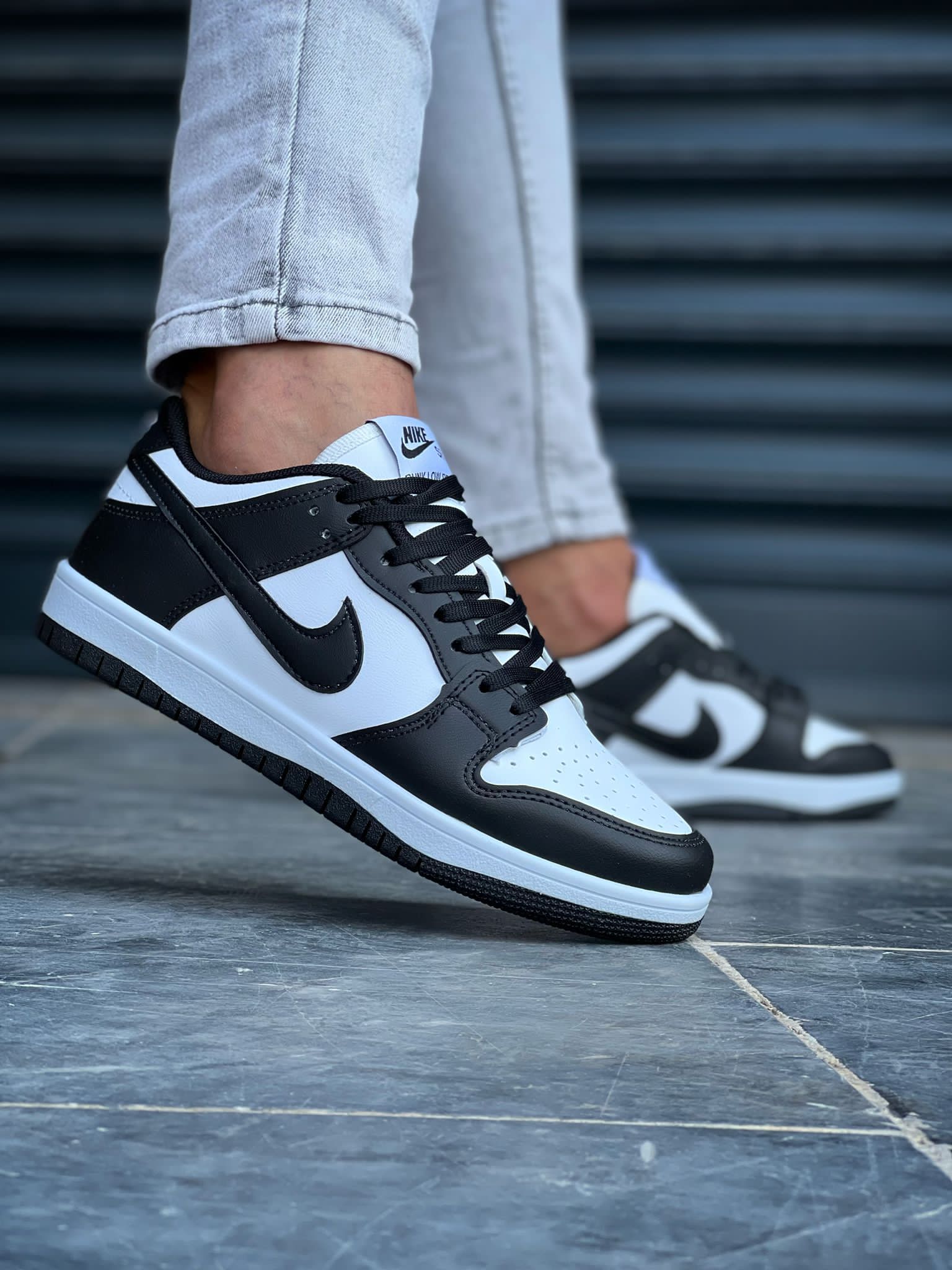 IMPORTED HIGH QUALITY SHOES WITH CREASE PROTECTOR INSIDE HIGH QUALITY AND COMFORT GUARANTEE FOR MENS AND WOMENS ( BA)