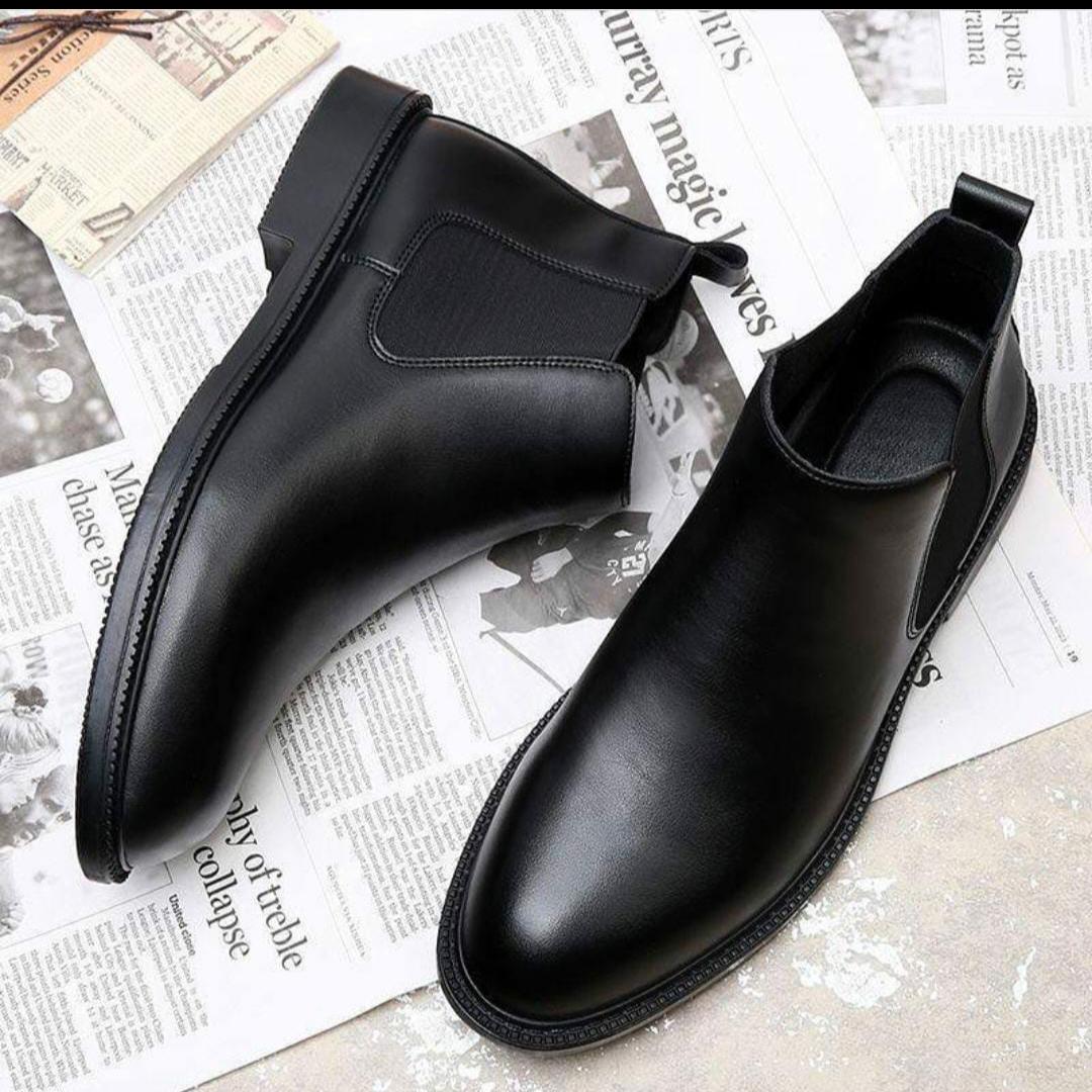 IMPORTED HIGH QUALITY SHOES WITH CREASE PROTECTOR INSIDE HIGH QUALITY AND COMFORT GUARANTEE FOR MENS AND WOMENS ( BA)