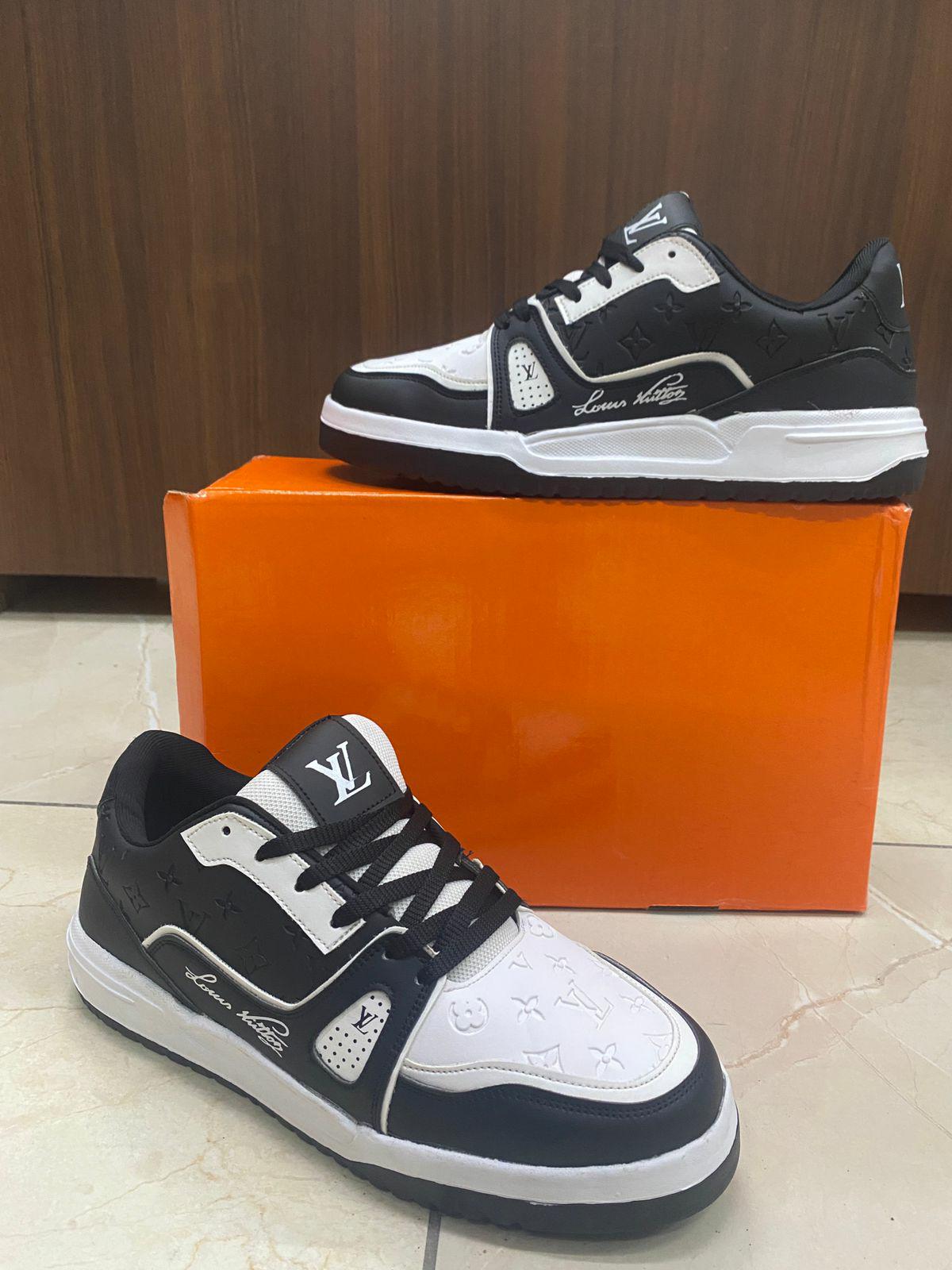 IMPORTED HIGH QUALITY SHOES WITH CREASE PROTECTOR INSIDE HIGH QUALITY AND COMFORT GUARANTEE FOR MENS AND WOMENS ( BA)