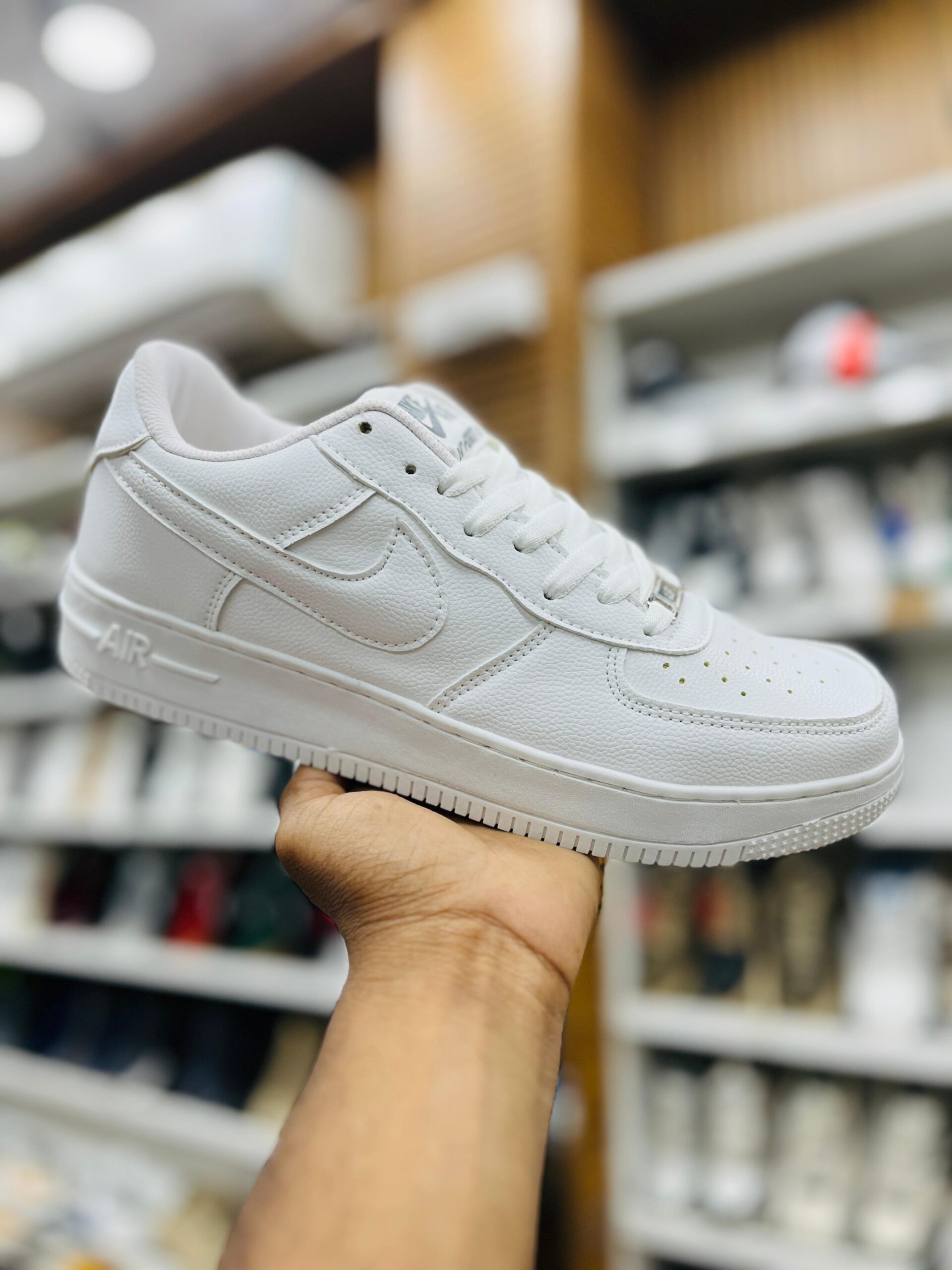 IMPORTED HIGH QUALITY SHOES WITH CREASE PROTECTOR INSIDE HIGH QUALITY AND COMFORT GUARANTEE FOR MENS AND WOMENS ( BA)