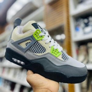 IMPORTED HIGH QUALITY SHOES WITH CREASE PROTECTOR INSIDE HIGH QUALITY AND COMFORT GUARANTEE FOR MENS AND WOMENS ( BA)