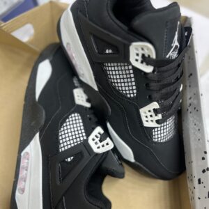 IMPORTED HIGH QUALITY SHOES WITH CREASE PROTECTOR INSIDE HIGH QUALITY AND COMFORT GUARANTEE FOR MENS AND WOMENS ( BA)