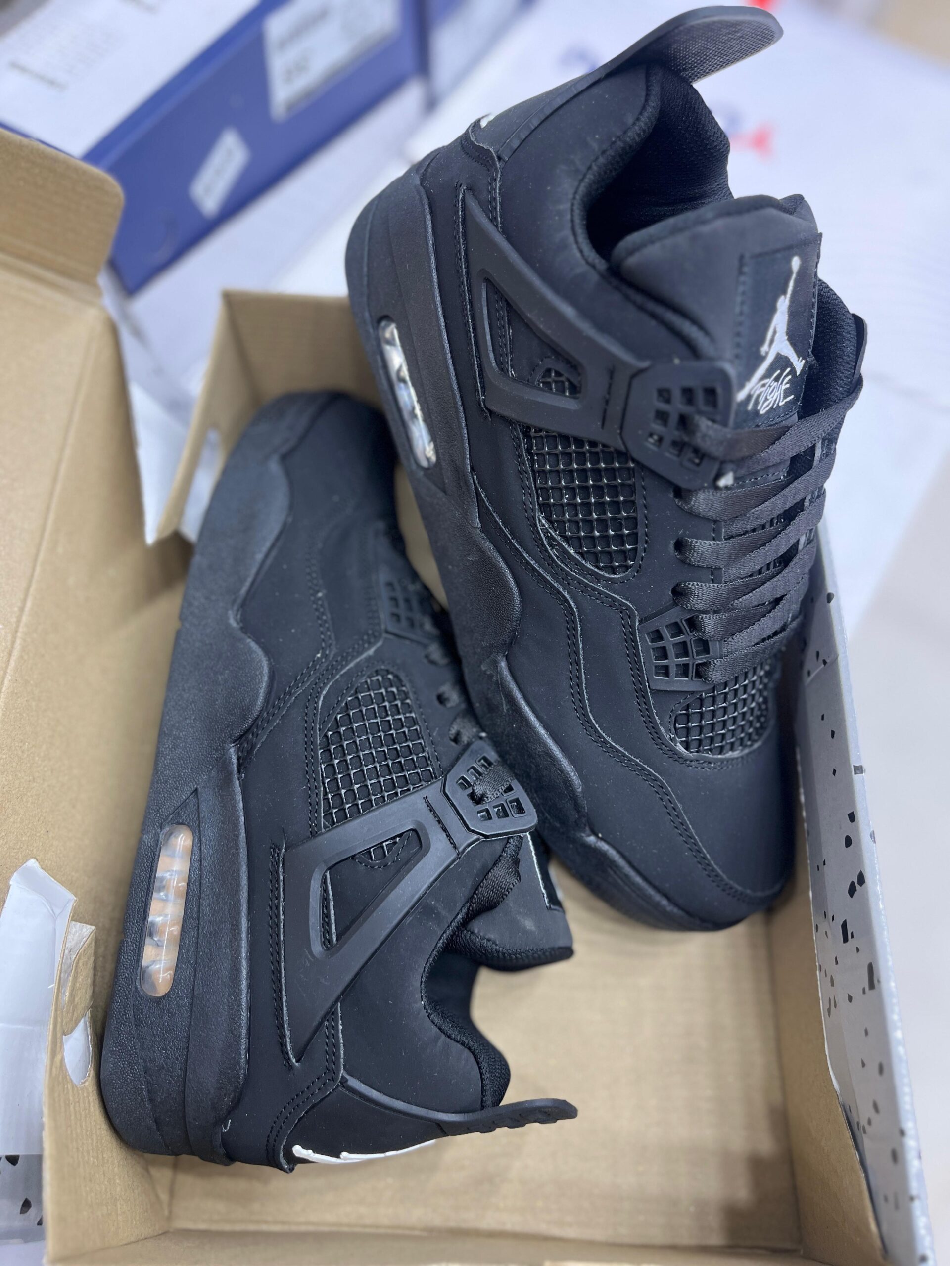 IMPORTED HIGH QUALITY SHOES WITH CREASE PROTECTOR INSIDE HIGH QUALITY AND COMFORT GUARANTEE FOR MENS AND WOMENS ( BA)