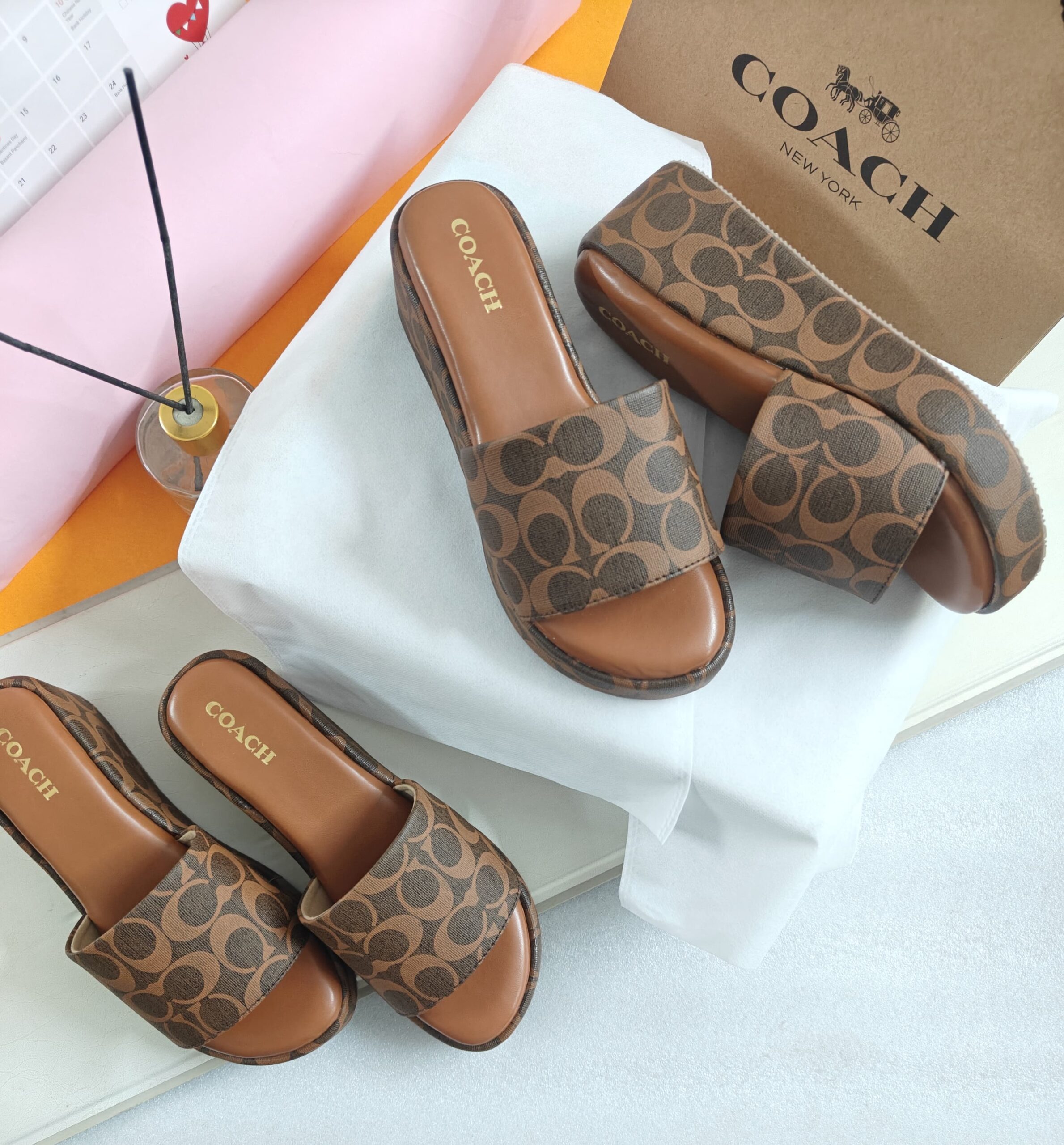 IMPORTED HIGH QUALITY SHOES WITH CREASE PROTECTOR INSIDE HIGH QUALITY AND COMFORT GUARANTEE FOR MENS AND WOMENS ( BA)