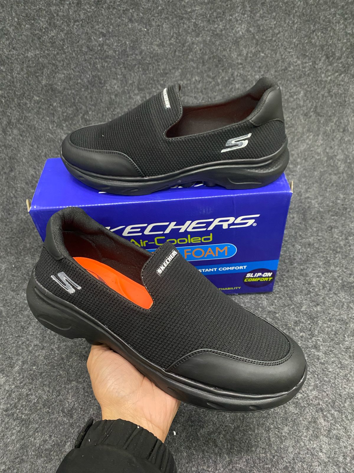 IMPORTED HIGH QUALITY SHOES WITH CREASE PROTECTOR INSIDE HIGH QUALITY AND COMFORT GUARANTEE FOR MENS AND WOMENS ( BA)