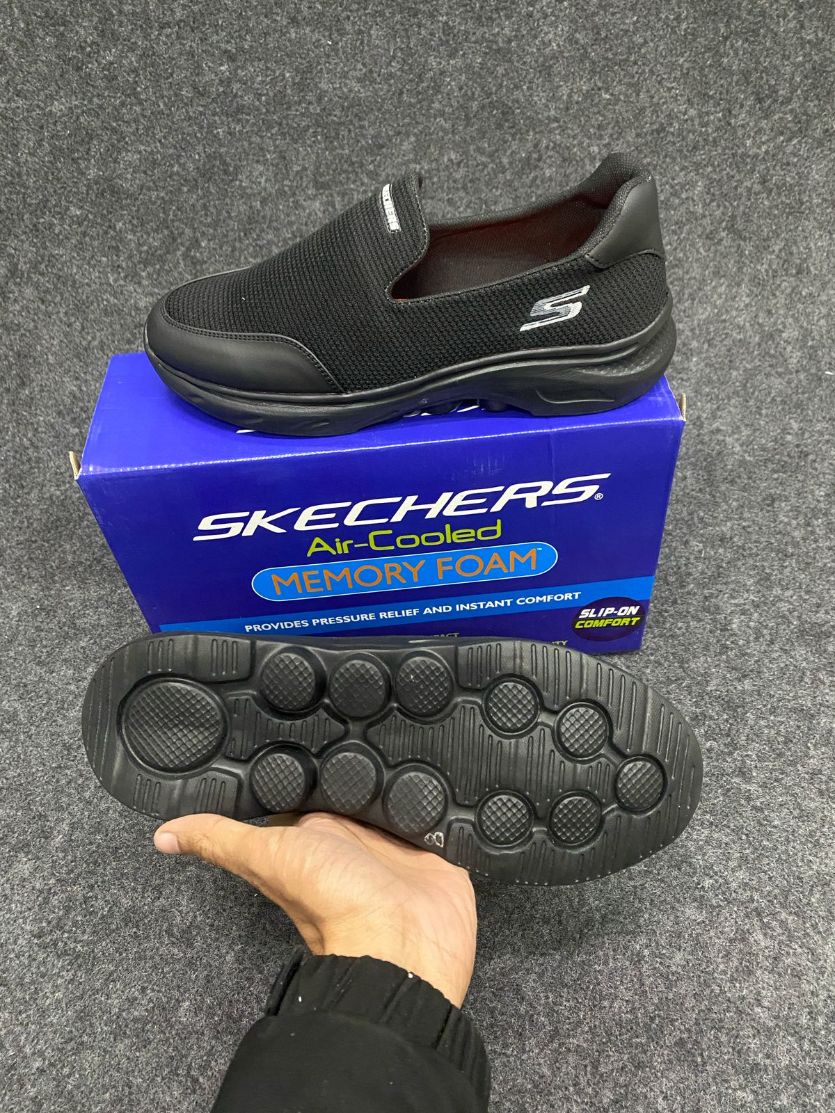 IMPORTED HIGH QUALITY SHOES WITH CREASE PROTECTOR INSIDE HIGH QUALITY AND COMFORT GUARANTEE FOR MENS AND WOMENS ( BA)