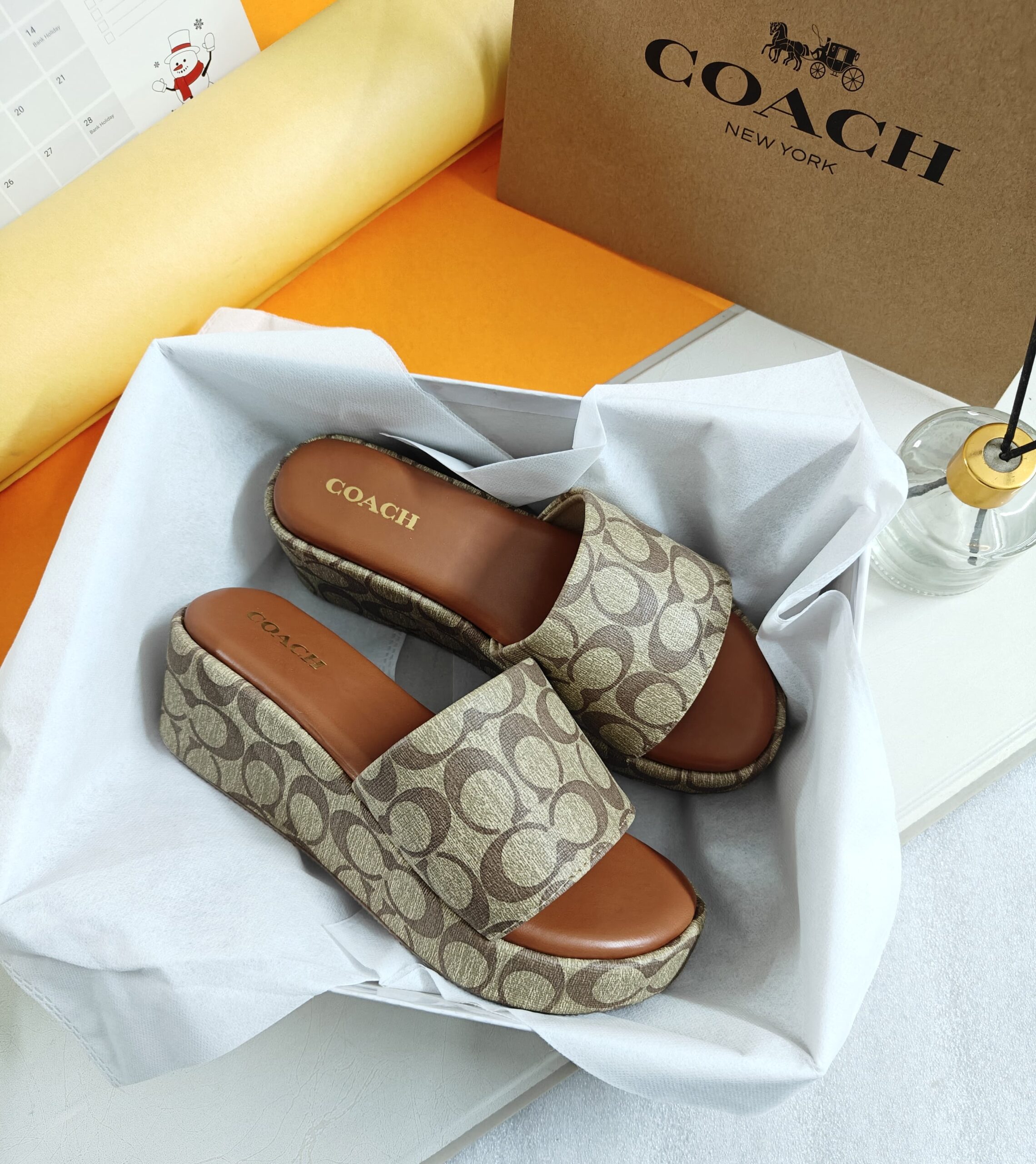 IMPORTED HIGH QUALITY SHOES WITH CREASE PROTECTOR INSIDE HIGH QUALITY AND COMFORT GUARANTEE FOR MENS AND WOMENS ( BA)
