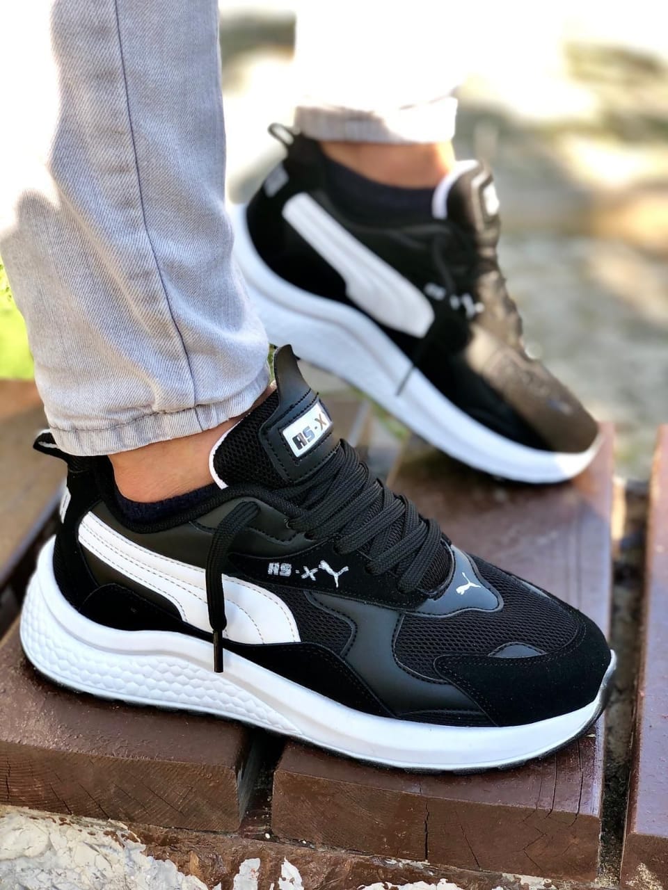 IMPORTED HIGH QUALITY SHOES WITH CREASE PROTECTOR INSIDE HIGH QUALITY AND COMFORT GUARANTEE FOR MENS AND WOMENS ( BA)