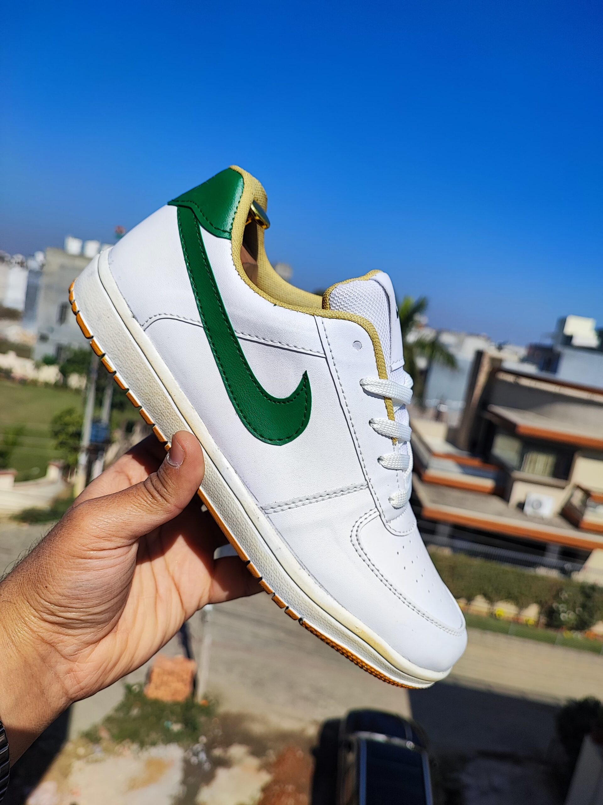 IMPORTED HIGH QUALITY SHOES WITH CREASE PROTECTOR INSIDE HIGH QUALITY AND COMFORT GUARANTEE FOR MENS AND WOMENS ( BA)