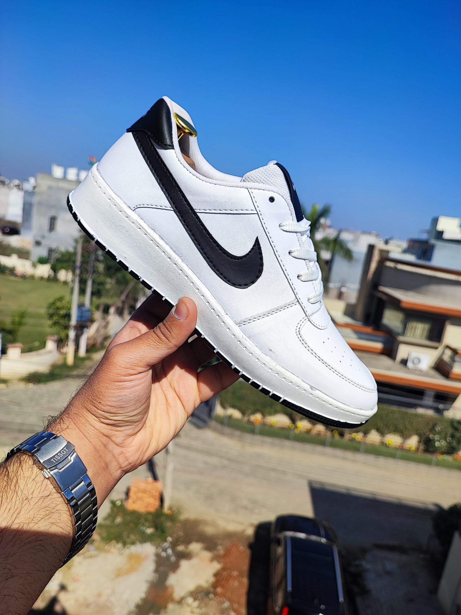 IMPORTED HIGH QUALITY SHOES WITH CREASE PROTECTOR INSIDE HIGH QUALITY AND COMFORT GUARANTEE FOR MENS AND WOMENS ( BA)