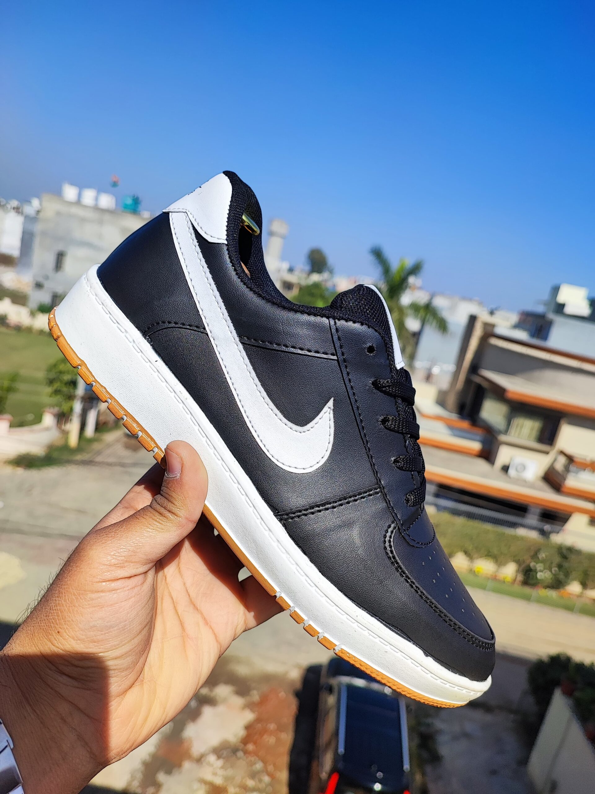 IMPORTED HIGH QUALITY SHOES WITH CREASE PROTECTOR INSIDE HIGH QUALITY AND COMFORT GUARANTEE FOR MENS AND WOMENS ( BA)