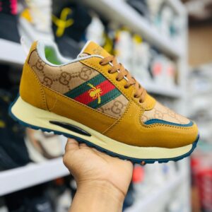 IMPORTED HIGH QUALITY SHOES WITH CREASE PROTECTOR INSIDE HIGH QUALITY AND COMFORT GUARANTEE FOR MENS AND WOMENS ( BA)