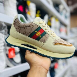 IMPORTED HIGH QUALITY SHOES WITH CREASE PROTECTOR INSIDE HIGH QUALITY AND COMFORT GUARANTEE FOR MENS AND WOMENS ( BA)