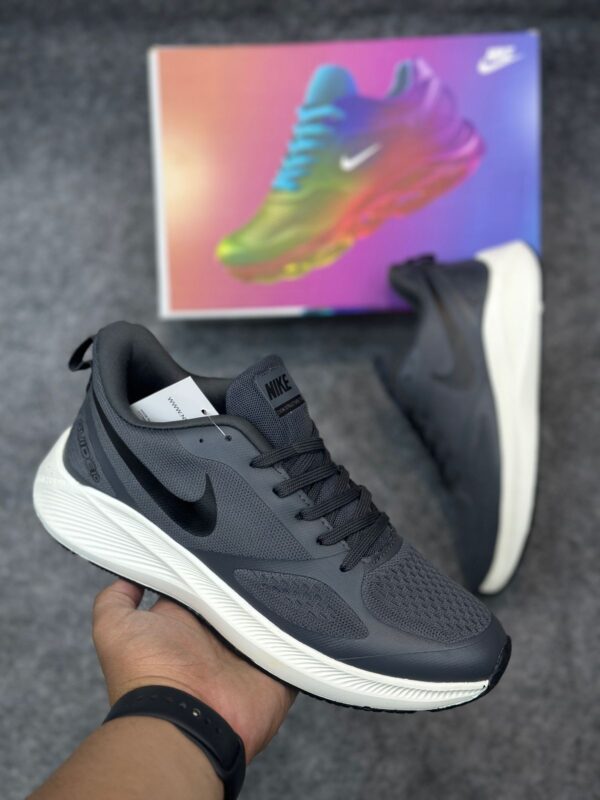 IMPORTED HIGH QUALITY SHOES WITH CREASE PROTECTOR INSIDE HIGH QUALITY AND COMFORT GUARANTEE FOR MENS AND WOMENS ( BA)