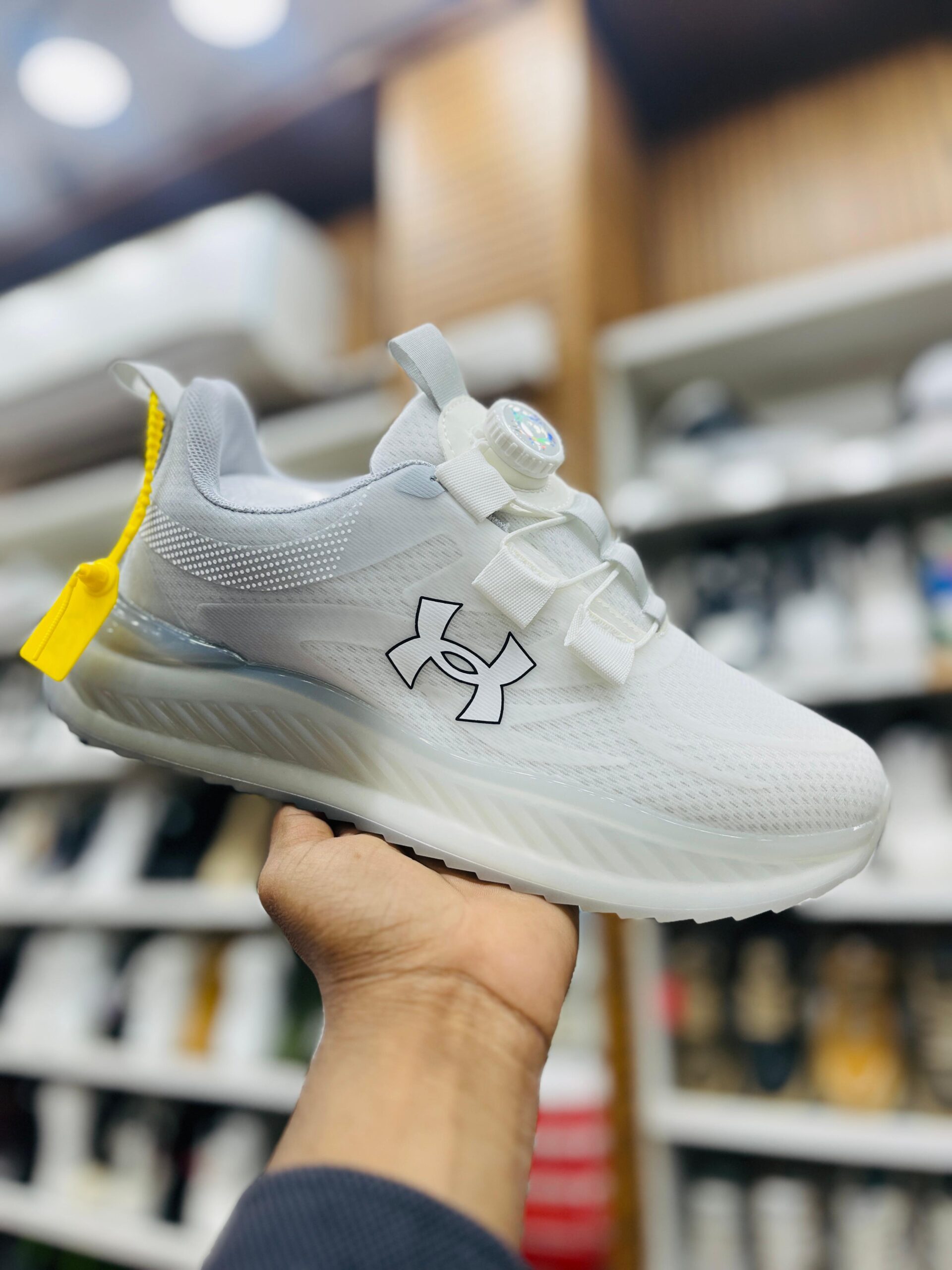 IMPORTED HIGH QUALITY SHOES WITH CREASE PROTECTOR INSIDE HIGH QUALITY AND COMFORT GUARANTEE FOR MENS AND WOMENS ( BA)