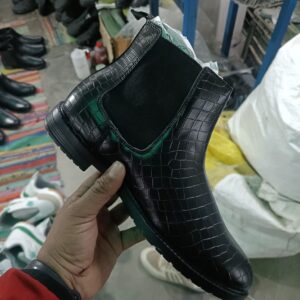 IMPORTED HIGH QUALITY SHOES WITH CREASE PROTECTOR INSIDE HIGH QUALITY AND COMFORT GUARANTEE FOR MENS AND WOMENS ( BA)
