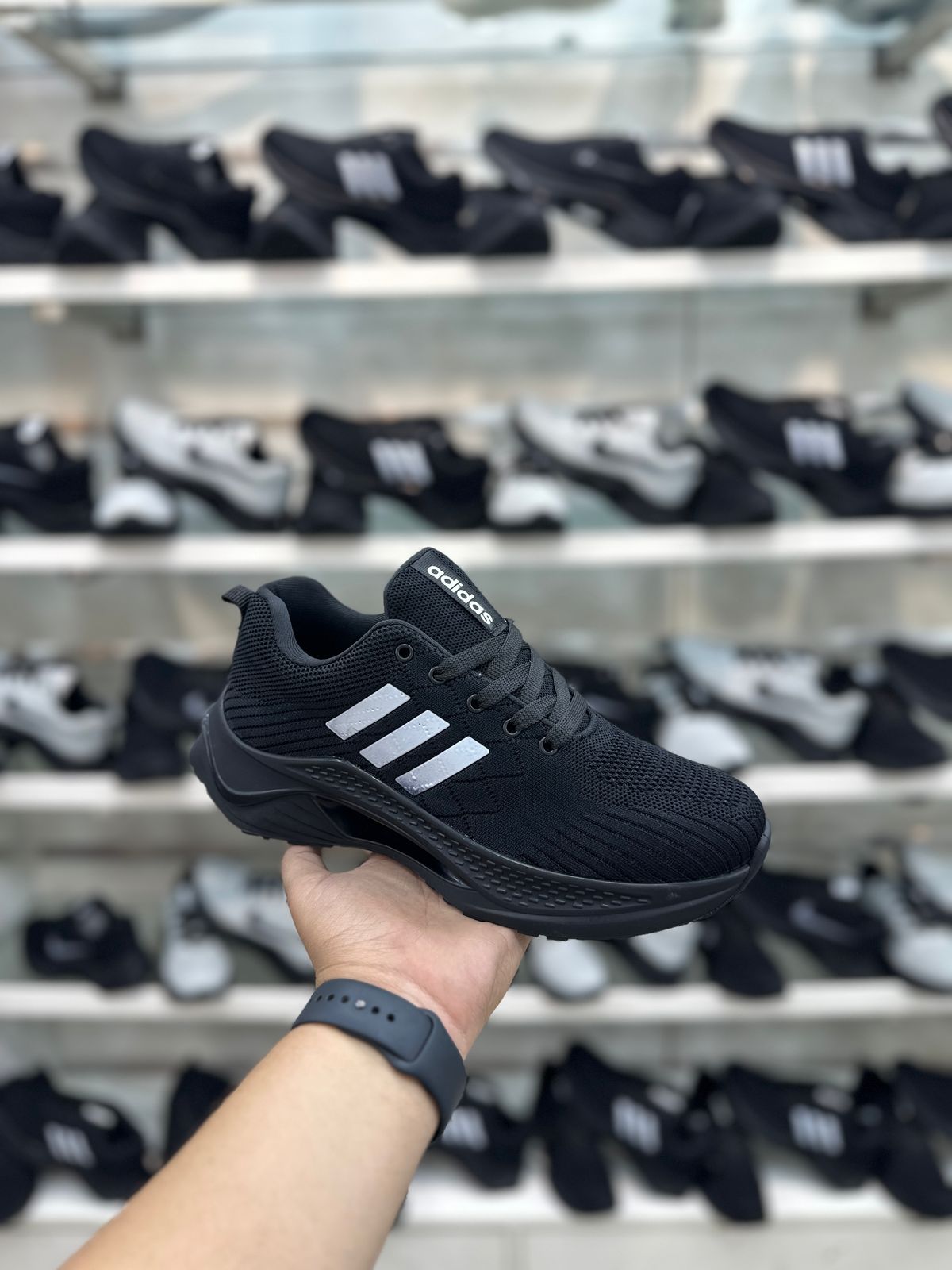 IMPORTED HIGH QUALITY SHOES WITH CREASE PROTECTOR INSIDE HIGH QUALITY AND COMFORT GUARANTEE FOR MENS AND WOMENS ( BA)
