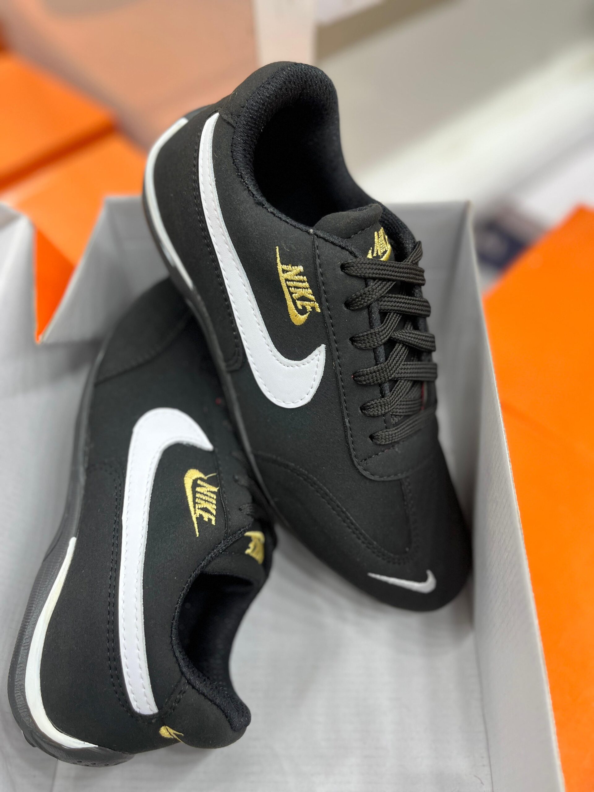 Shoes imported top quality brand (BA) for mens and womens