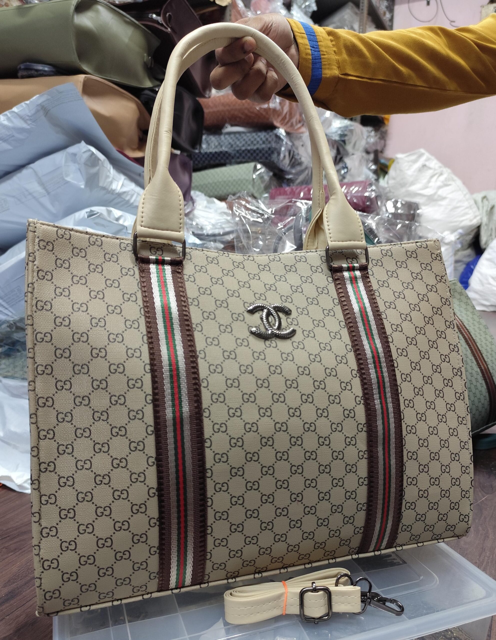 IMPORTED WOMENS PURE LEATHER HIGH QUALITY HANDBAGS FOR ALL STYLES