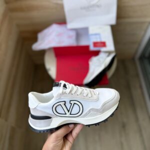 VALANTINO GARAVANI SNEAKER PREMIUM SNEAKERS FOR MENS (SK 2600)