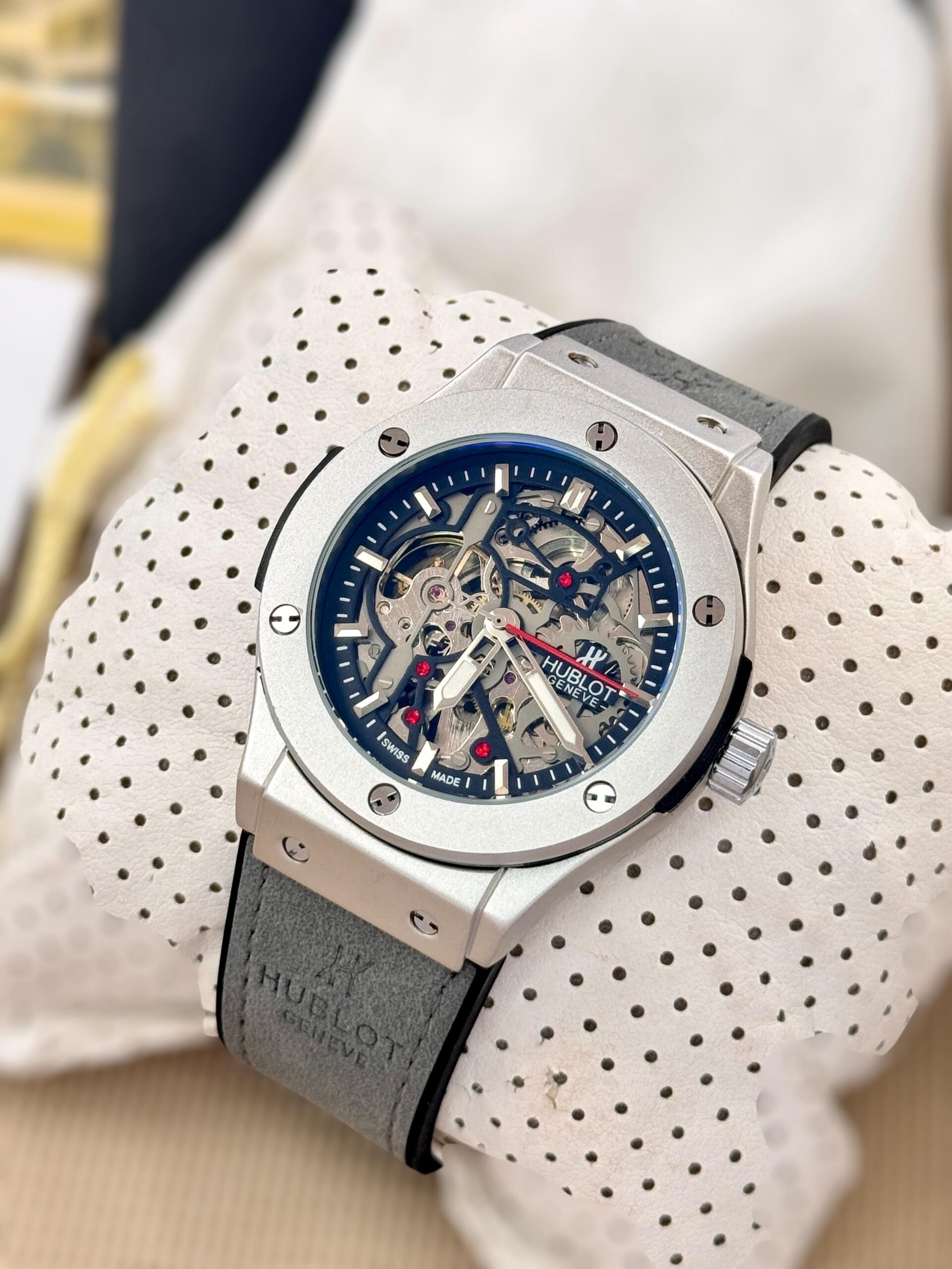 HUBLOT MENS PREMIUM WATCH AUTOMATIC MODEL STYLISH WATCH