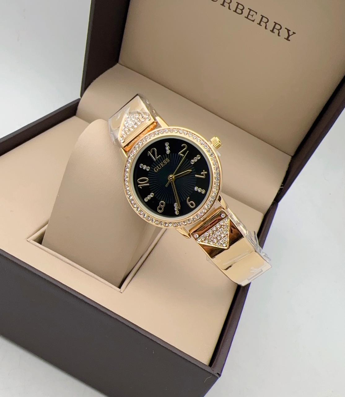 GUESS STAINLESS STEEL PLAIN NO DESIGNED WOMENS PREMIUM WATCH