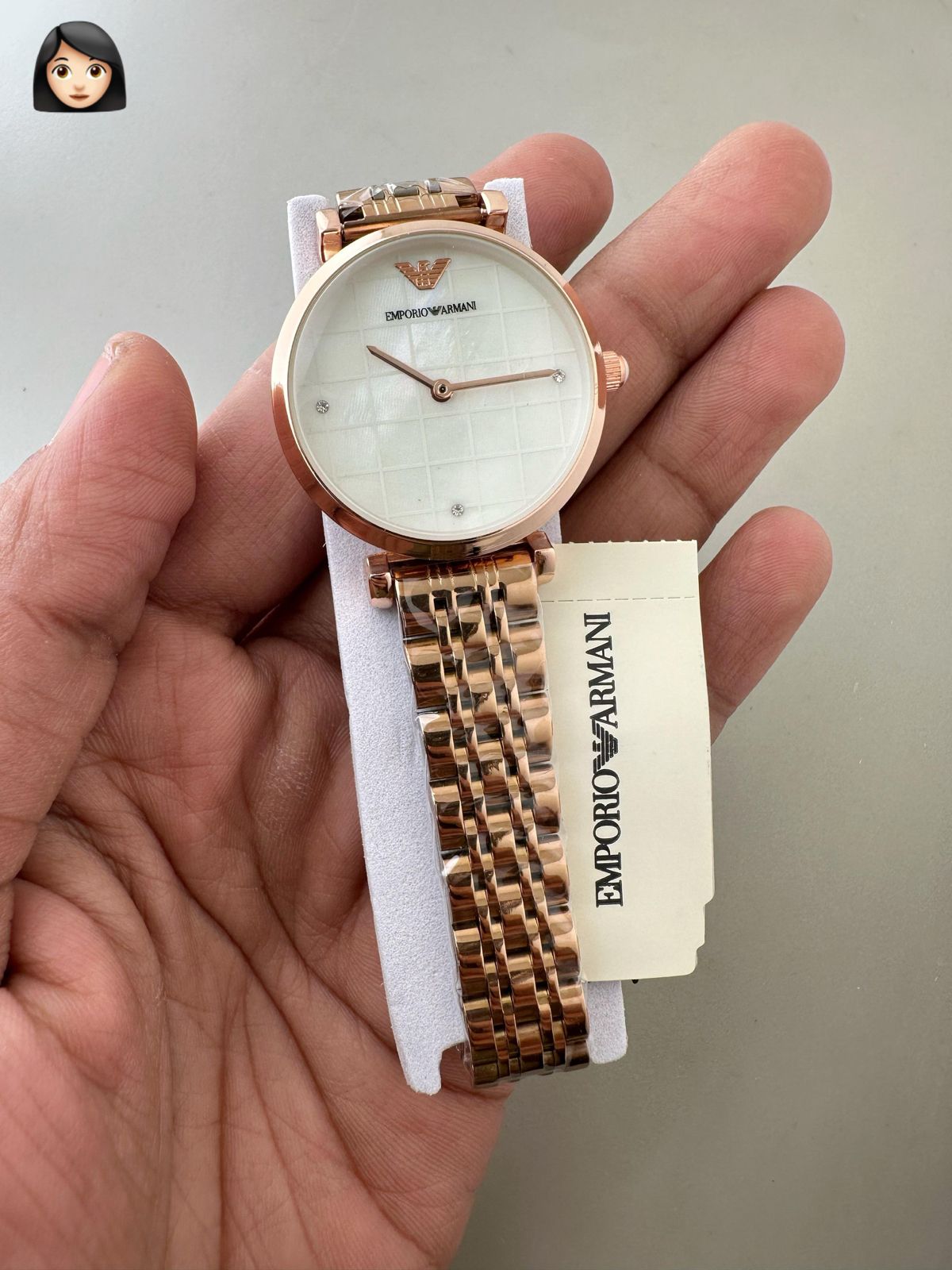 EMPORIO ARMANI WOMENS PREMIUM WEIGHT LESS WATCH FOR ALL TIME USE STAINLESS STEEL