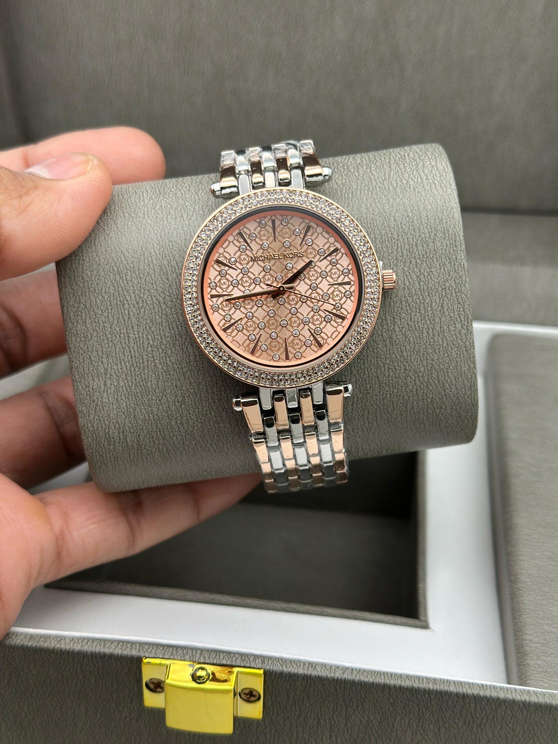 MICHEL KORS WOMENS PREMIUM WATCH STAINLESS STEEL LESS WEIGHT