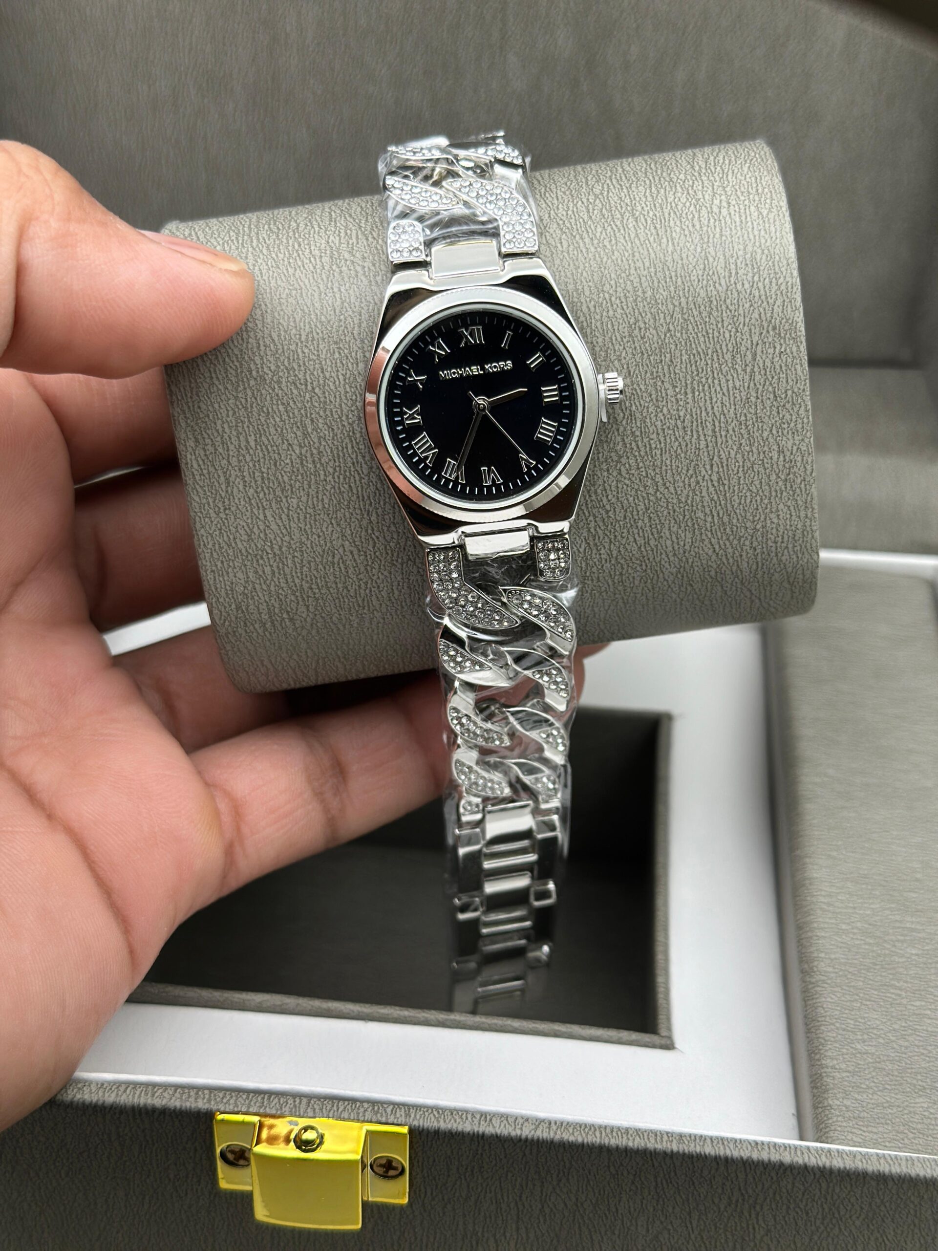 MICHEL KORS WOMENS PREMIUM WATCH STAINLESS STEEL LESS WEIGHT