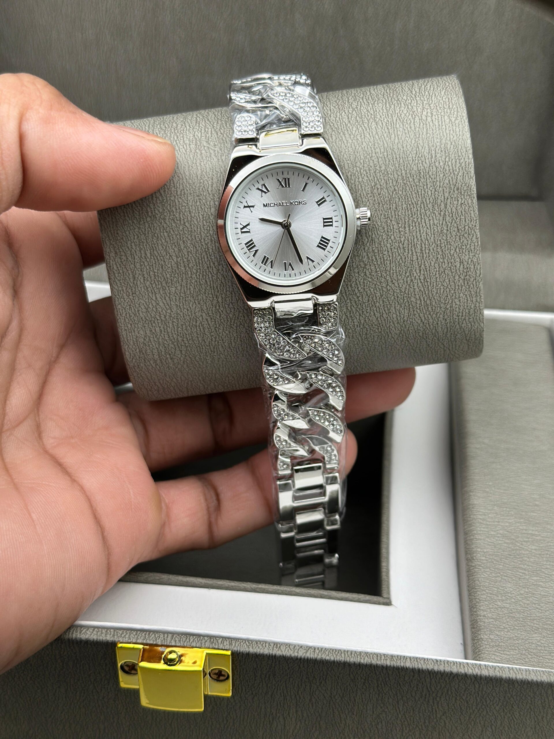 MICHEL KORS WOMENS PREMIUM WATCH STAINLESS STEEL LESS WEIGHT
