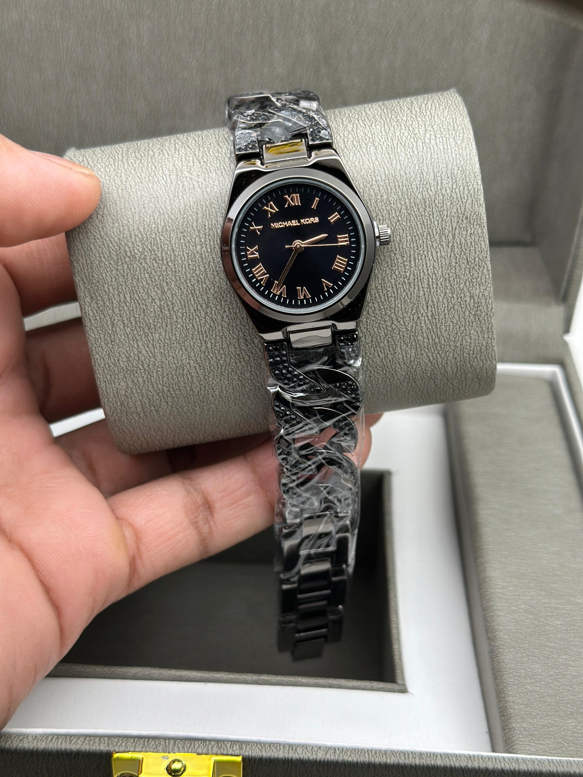 MICHEL KORS WOMENS PREMIUM WATCH STAINLESS STEEL LESS WEIGHT