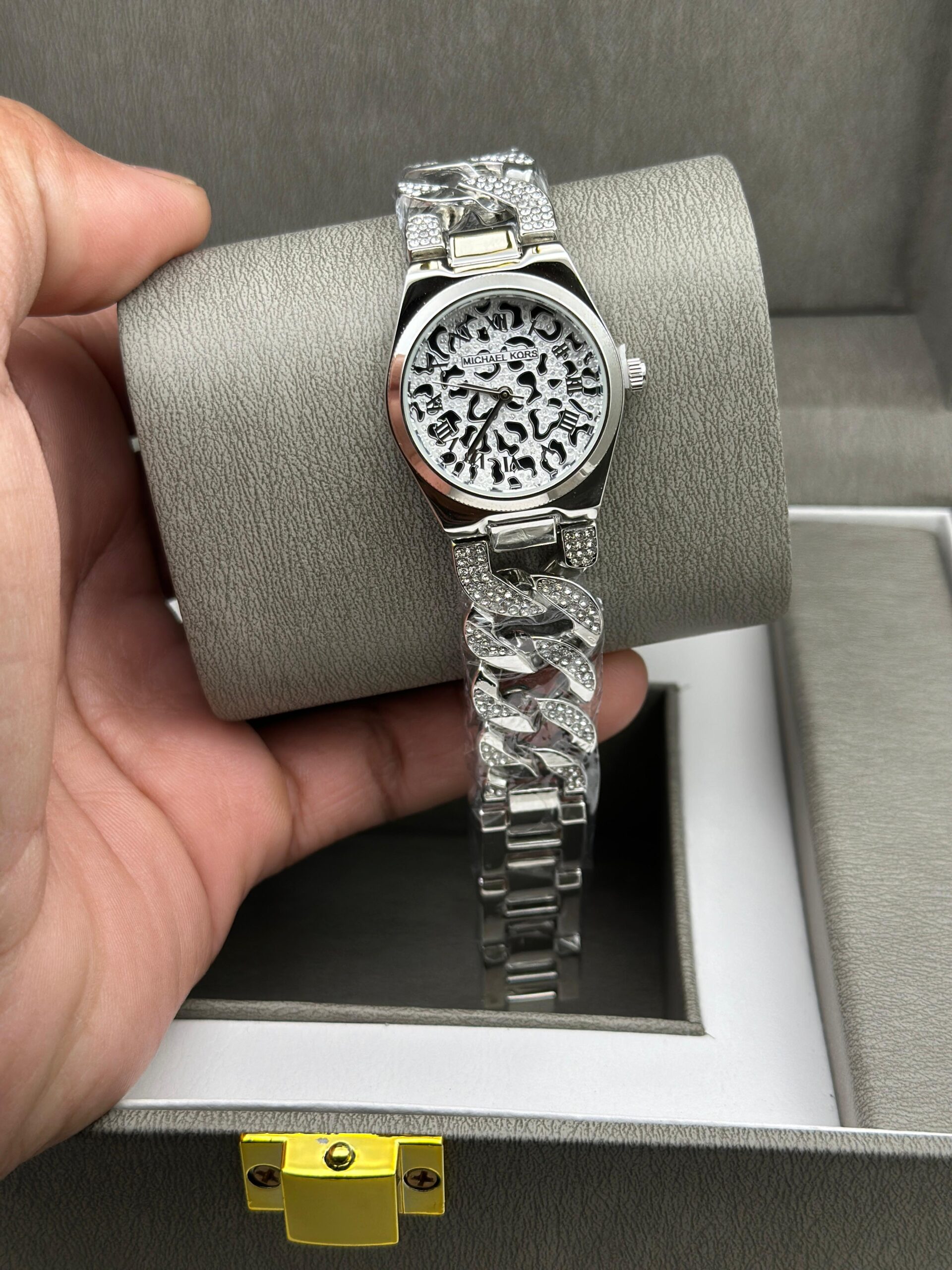 MICHEL KORS WOMENS PREMIUM WATCH STAINLESS STEEL LESS WEIGHT