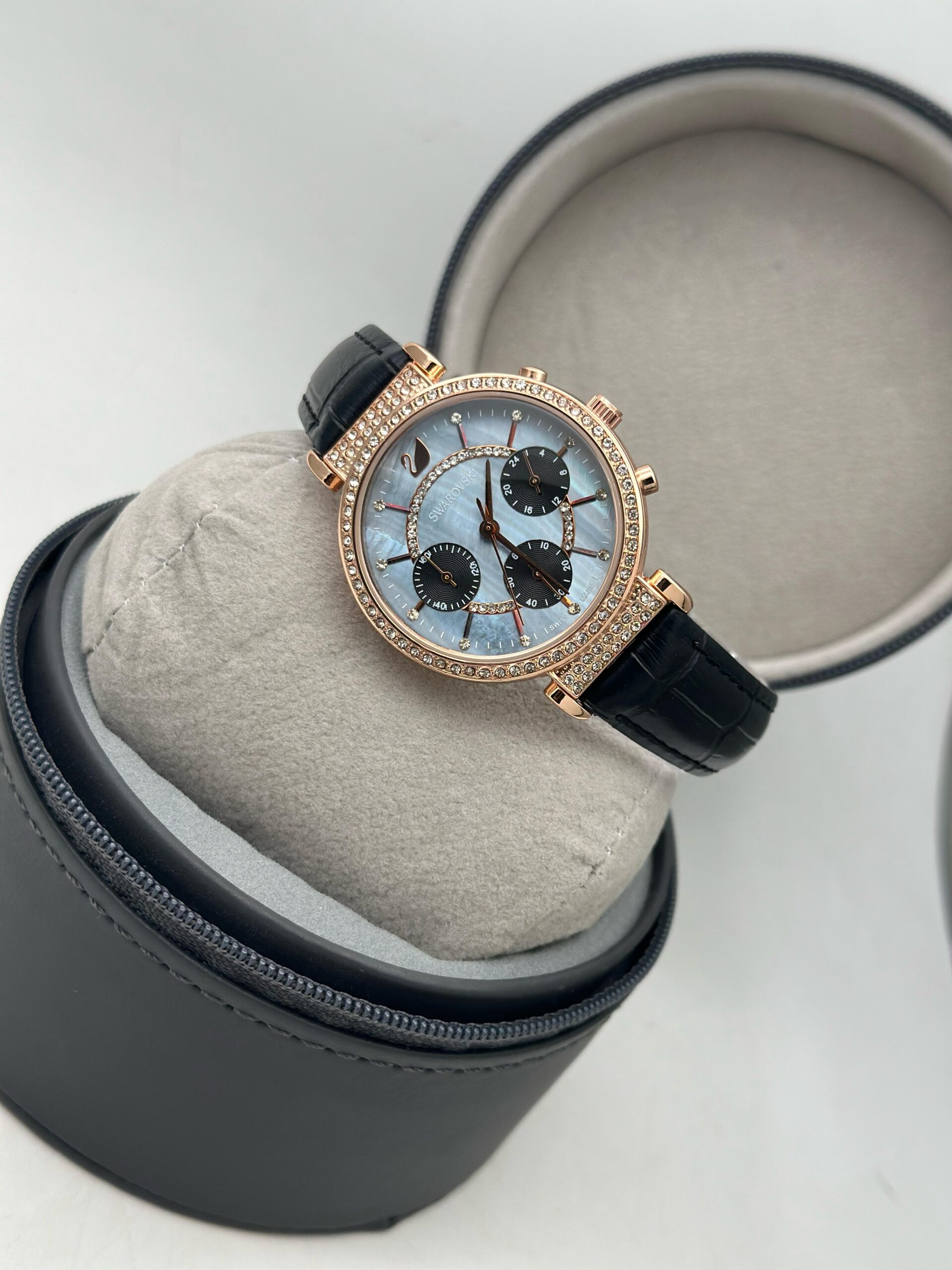 FOSSIL SILICON STRAP WOMENS PREMIUM CRYTSAL COVERED WATCH FOR WOMENS ALL MATCHED