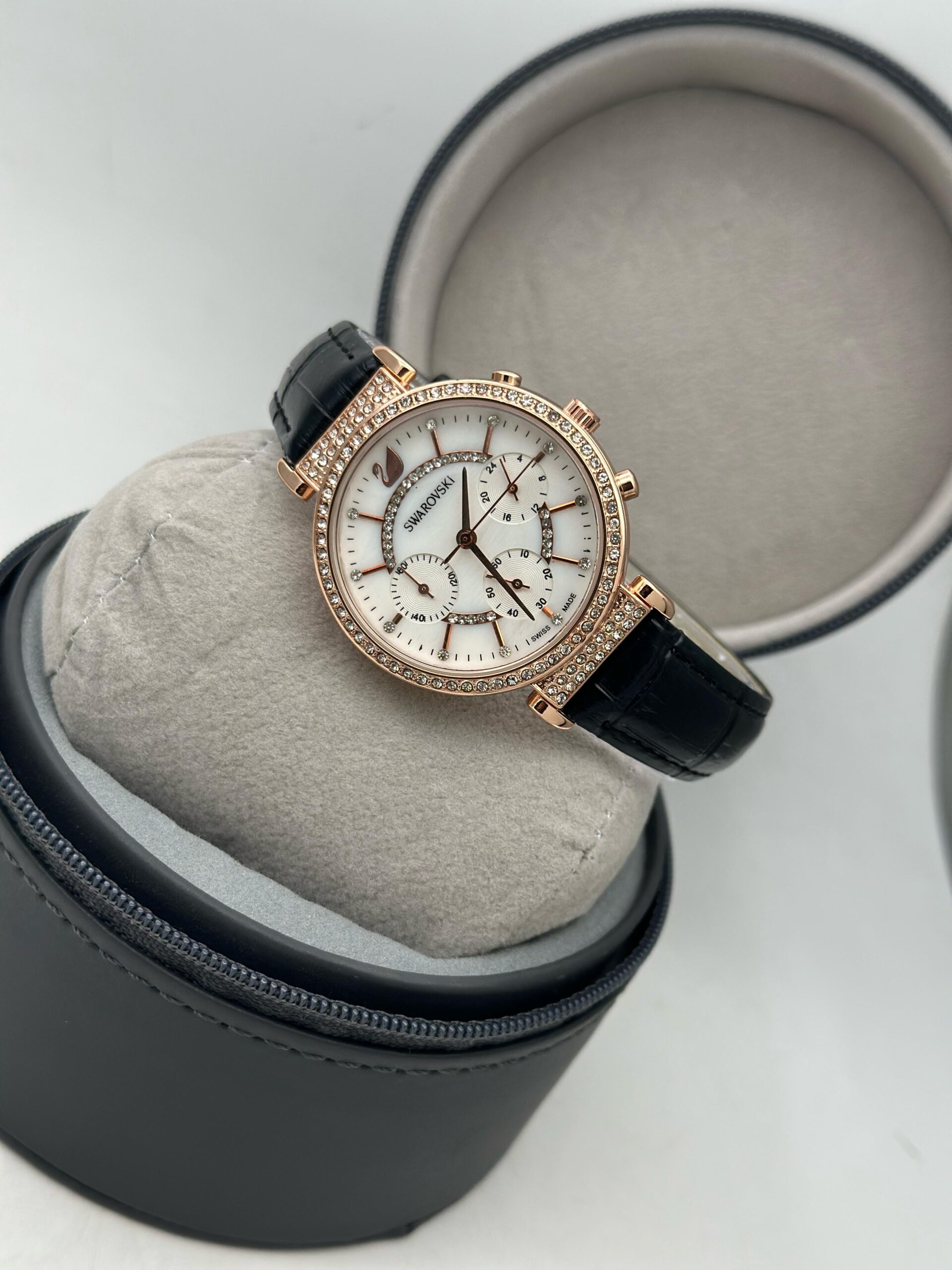 FOSSIL SILICON STRAP WOMENS PREMIUM CRYTSAL COVERED WATCH FOR WOMENS ALL MATCHED