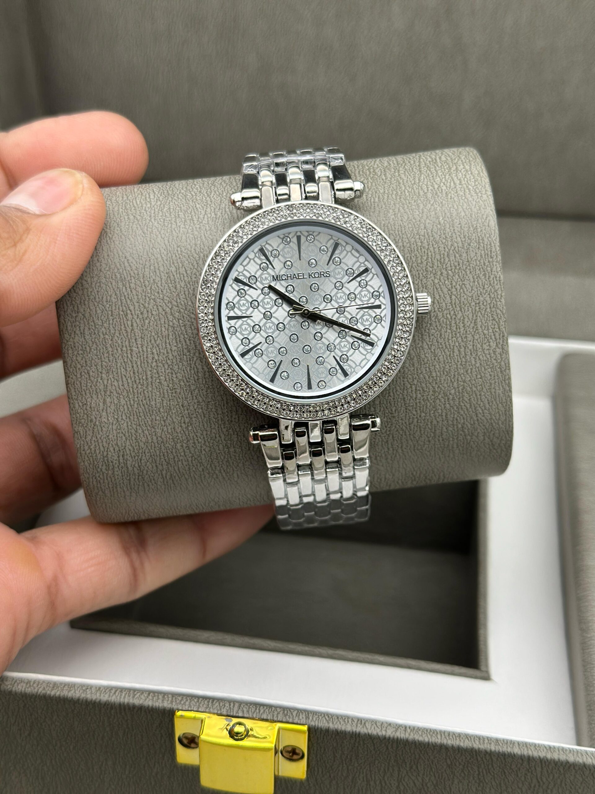 MICHEL KORS WOMENS CRYTSAL RAINBOW EDITION WOMENS PREMIUM WATCH ALL MATCHED