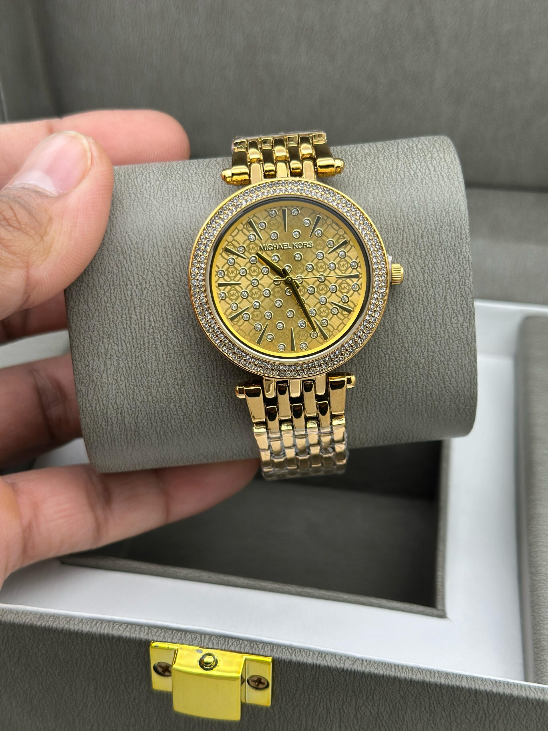 MICHEL KORS WOMENS CRYTSAL RAINBOW EDITION WOMENS PREMIUM WATCH ALL MATCHED