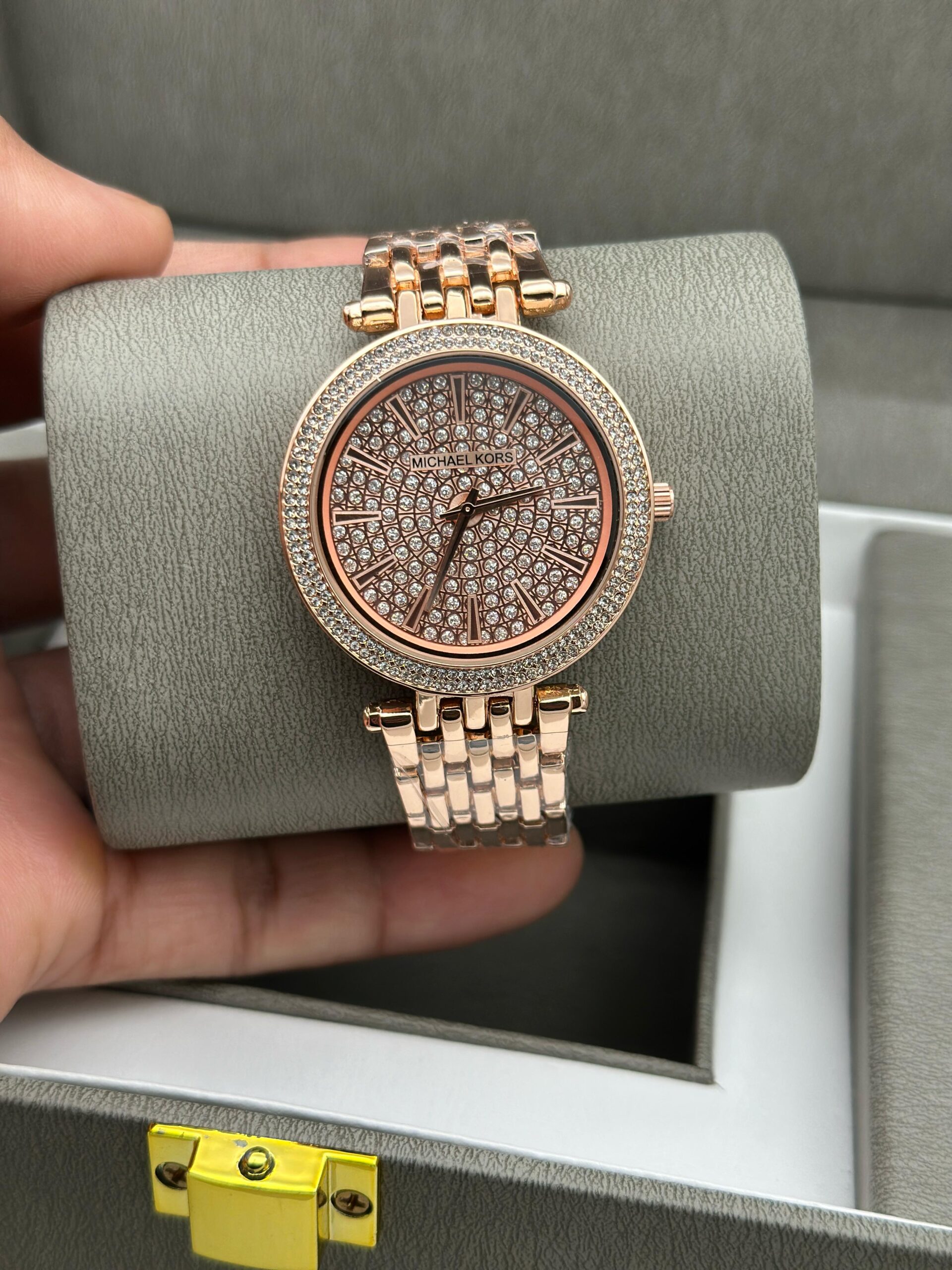 MICHEL KORS WOMENS CRYTSAL RAINBOW EDITION WOMENS PREMIUM WATCH ALL MATCHED