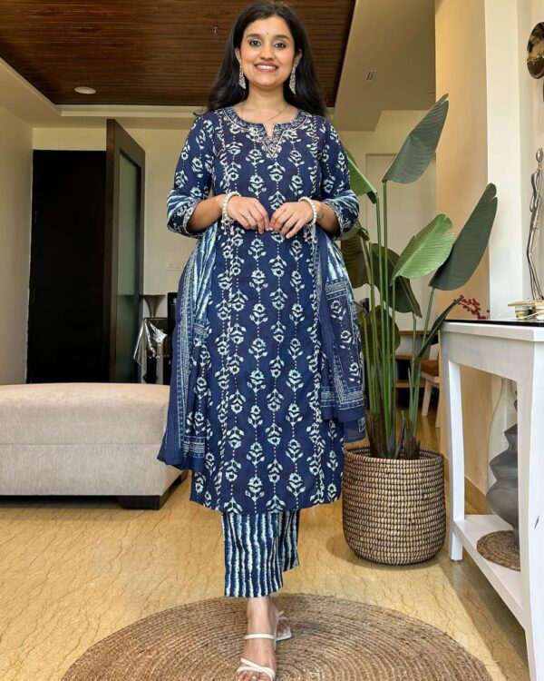 ROYAL WOMENS PREMIUM TOPS KURTIS 3 PIECE SETS