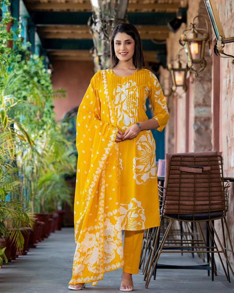 ROYAL WOMENS PREMIUM TOPS KURTIS 3 PIECE SETS