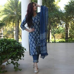ROYAL WOMENS PREMIUM TOPS KURTIS 3 PIECE SETS